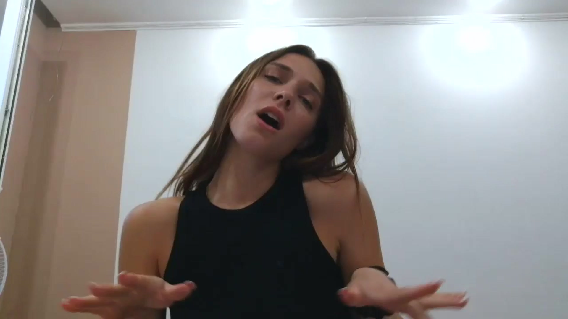 Gallery image thumbnail from HaleyReed's myfreecams stream on, 08/11/2025, 16:15 image 9 of 20