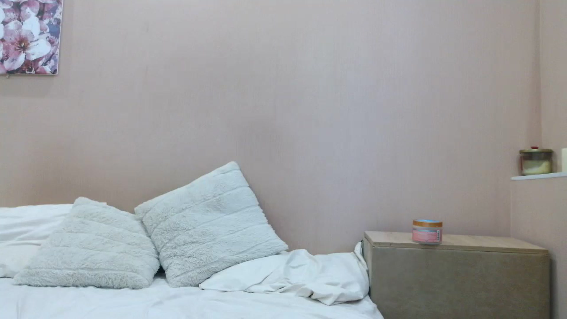 Gallery image thumbnail from HaleyReed's myfreecams stream on, 08/12/2025, 12:29 image 1 of 20