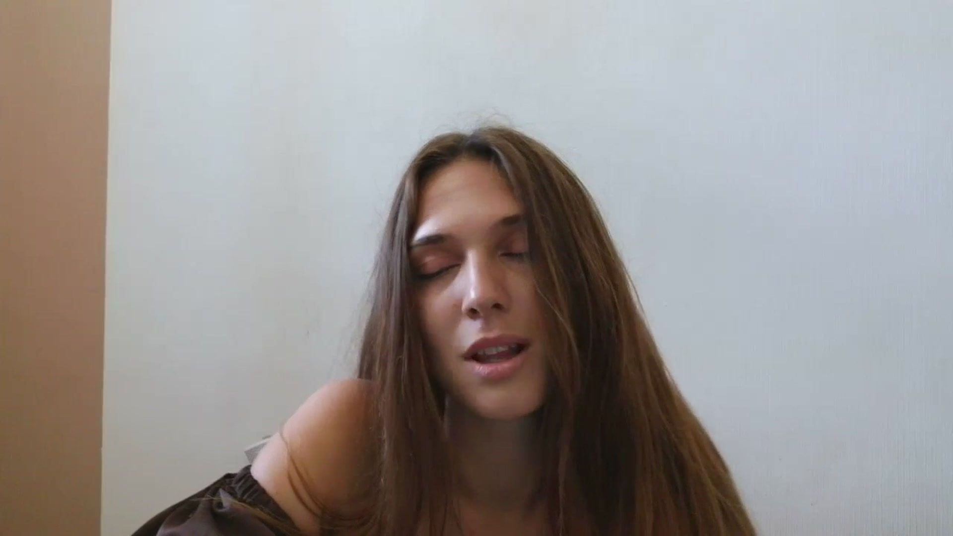 Gallery image thumbnail from HaleyReed's myfreecams stream on, 08/13/2025, 14:05 image 5 of 20