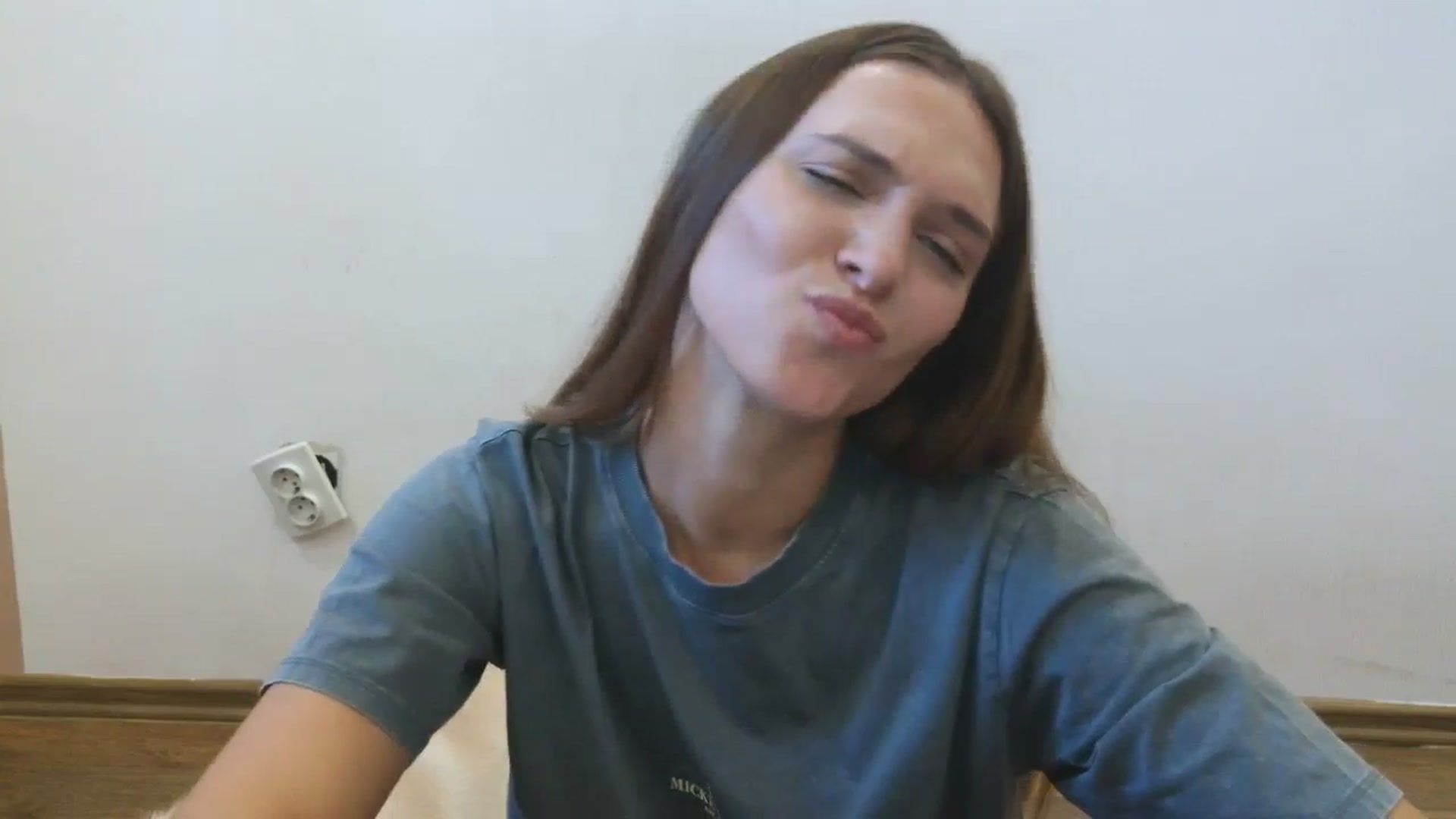 Gallery image thumbnail from HaleyReed's myfreecams stream on, 08/15/2025, 14:55 image 6 of 20