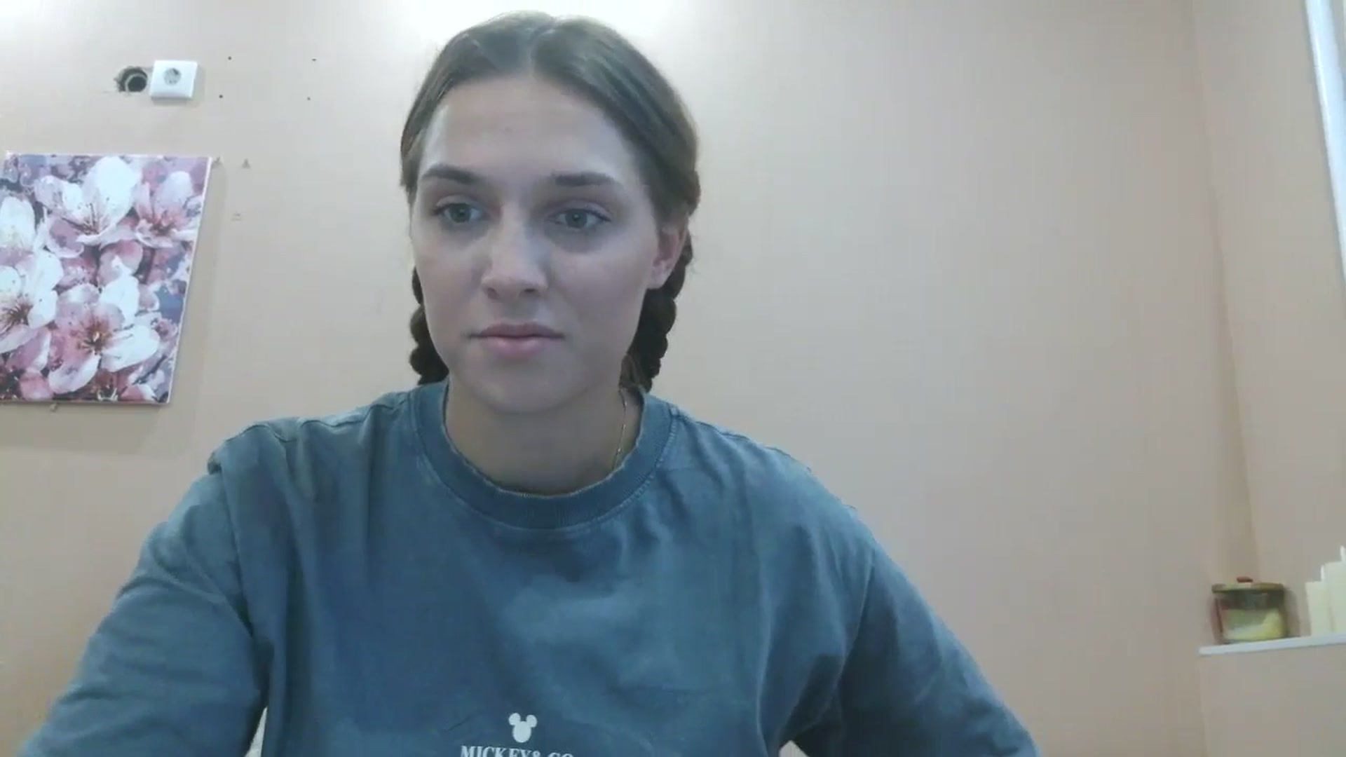 Gallery image thumbnail from HaleyReed's myfreecams stream on, 08/15/2025, 17:03 image 6 of 20