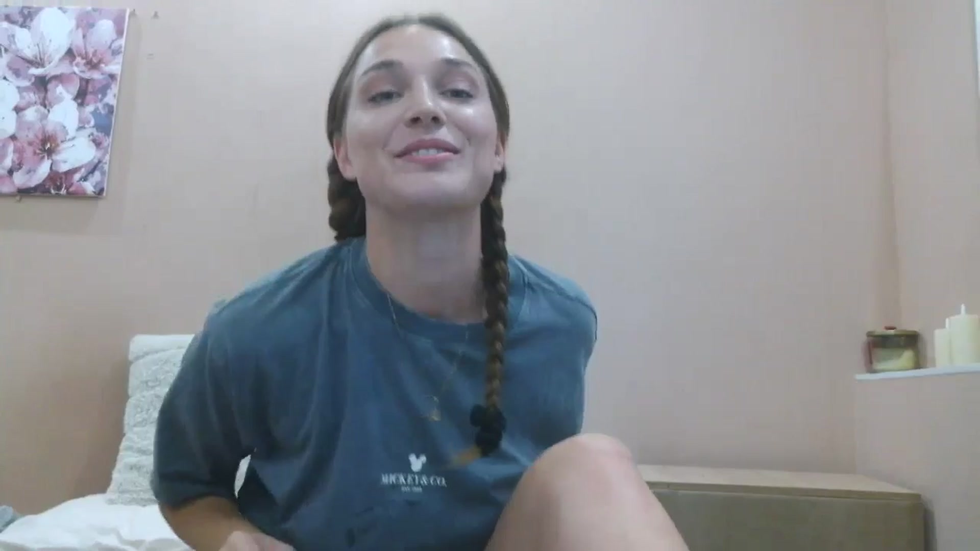 Gallery image thumbnail from HaleyReed's myfreecams stream on, 08/15/2025, 17:03 image 9 of 20