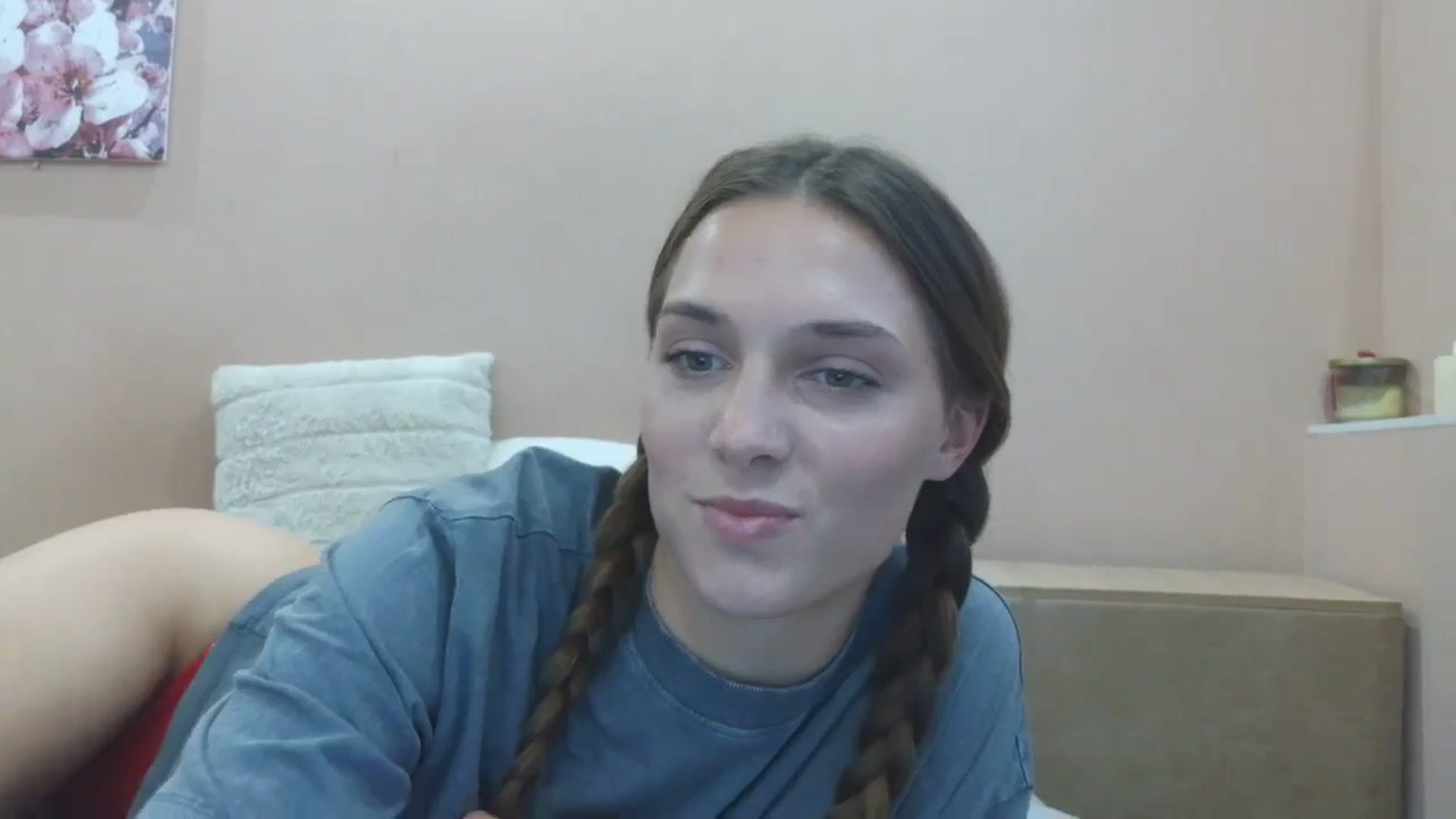 Gallery image thumbnail from HaleyReed's myfreecams stream on, 08/15/2025, 17:03 image 2 of 20