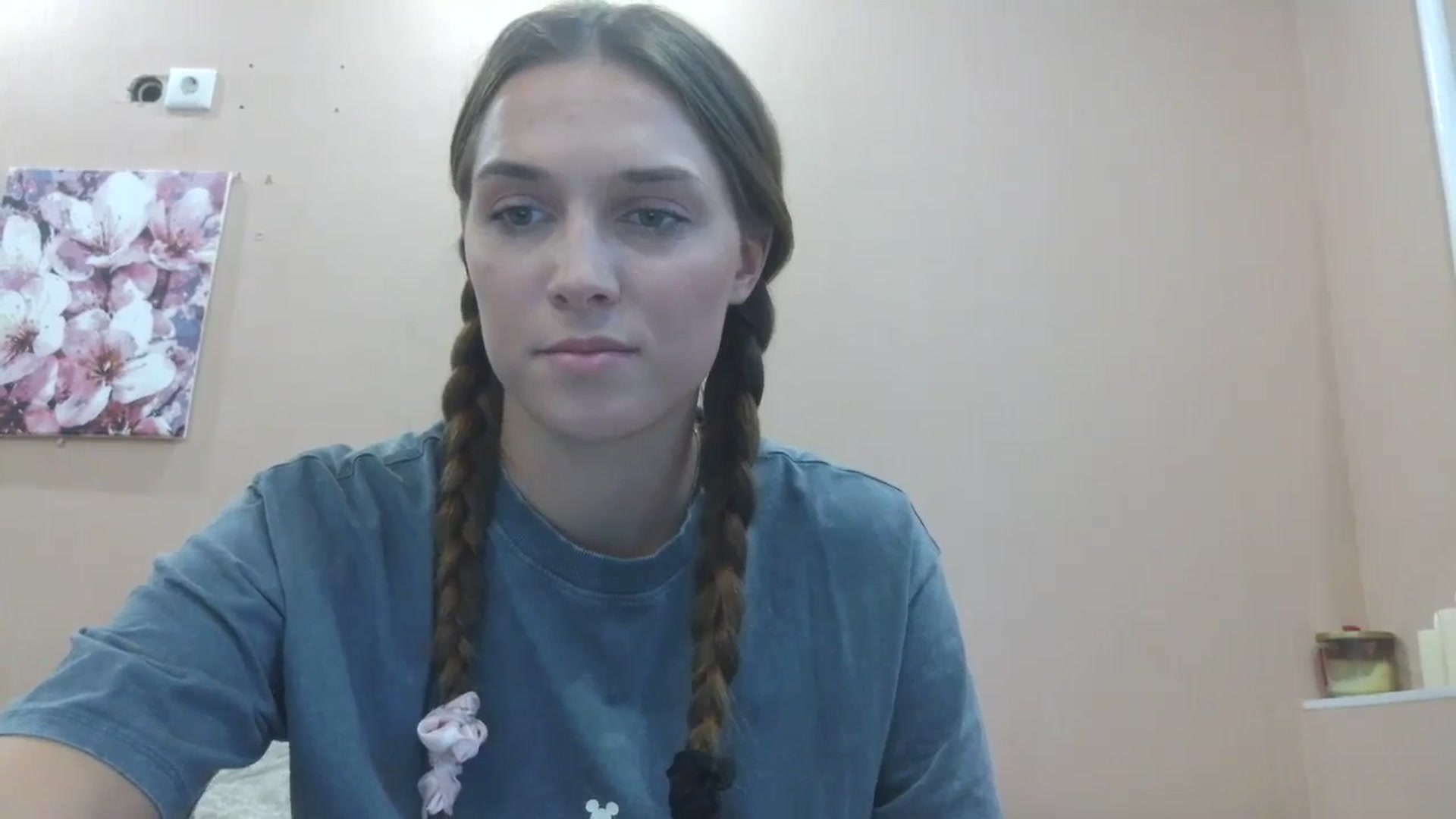 Gallery image thumbnail from HaleyReed's myfreecams stream on, 08/15/2025, 17:03 image 4 of 20