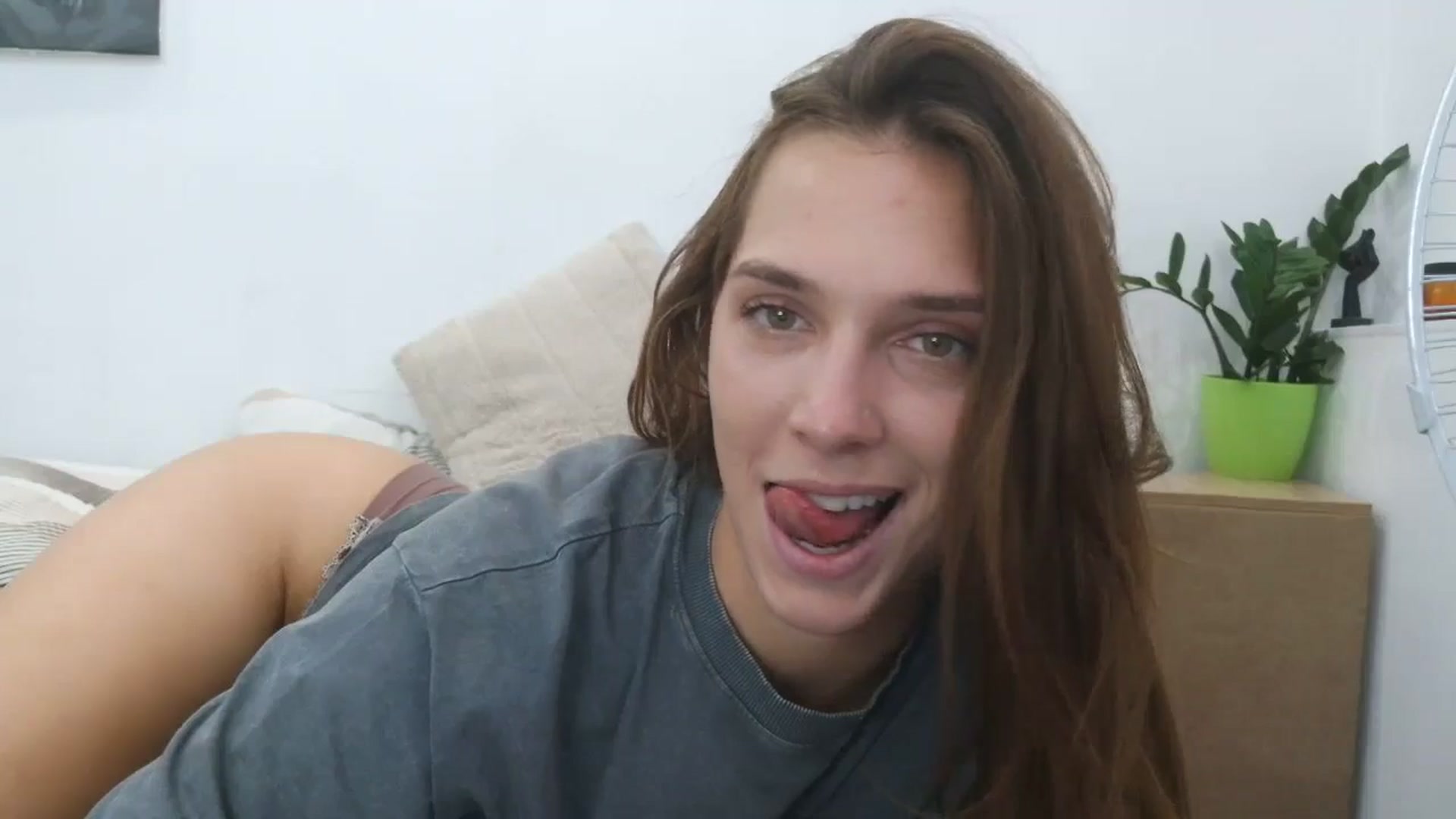 Gallery image thumbnail from HaleyReed's myfreecams stream on, 08/17/2025, 12:39 image 2 of 20