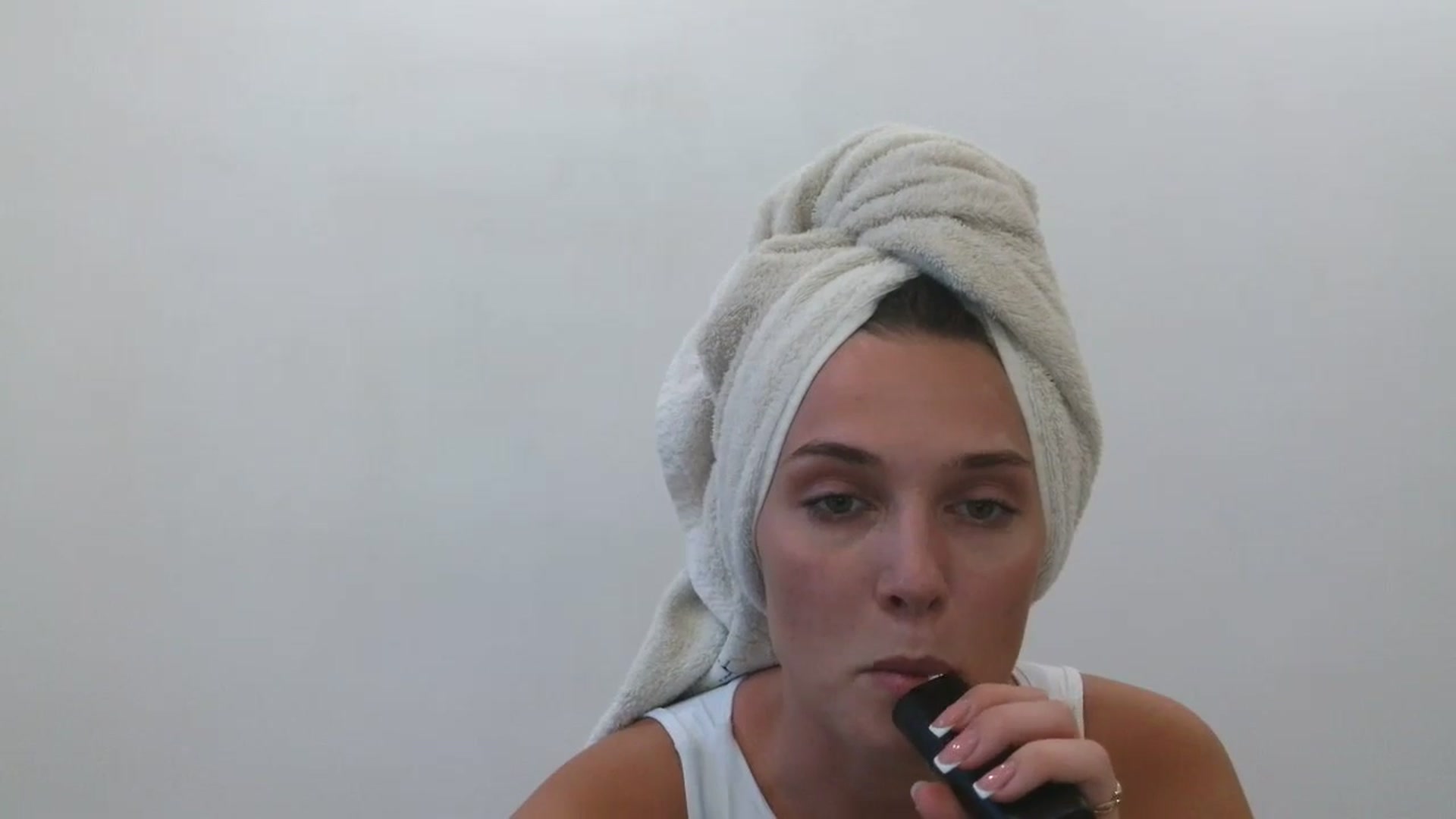 Gallery image thumbnail from HaleyReed's myfreecams stream on, 08/21/2025, 16:21 image 15 of 20