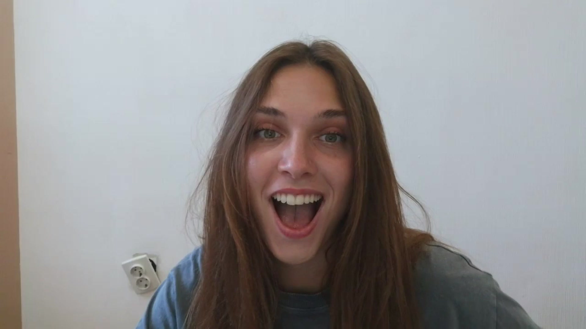 Gallery image thumbnail from HaleyReed's myfreecams stream on, 08/22/2025, 12:11 image 1 of 20