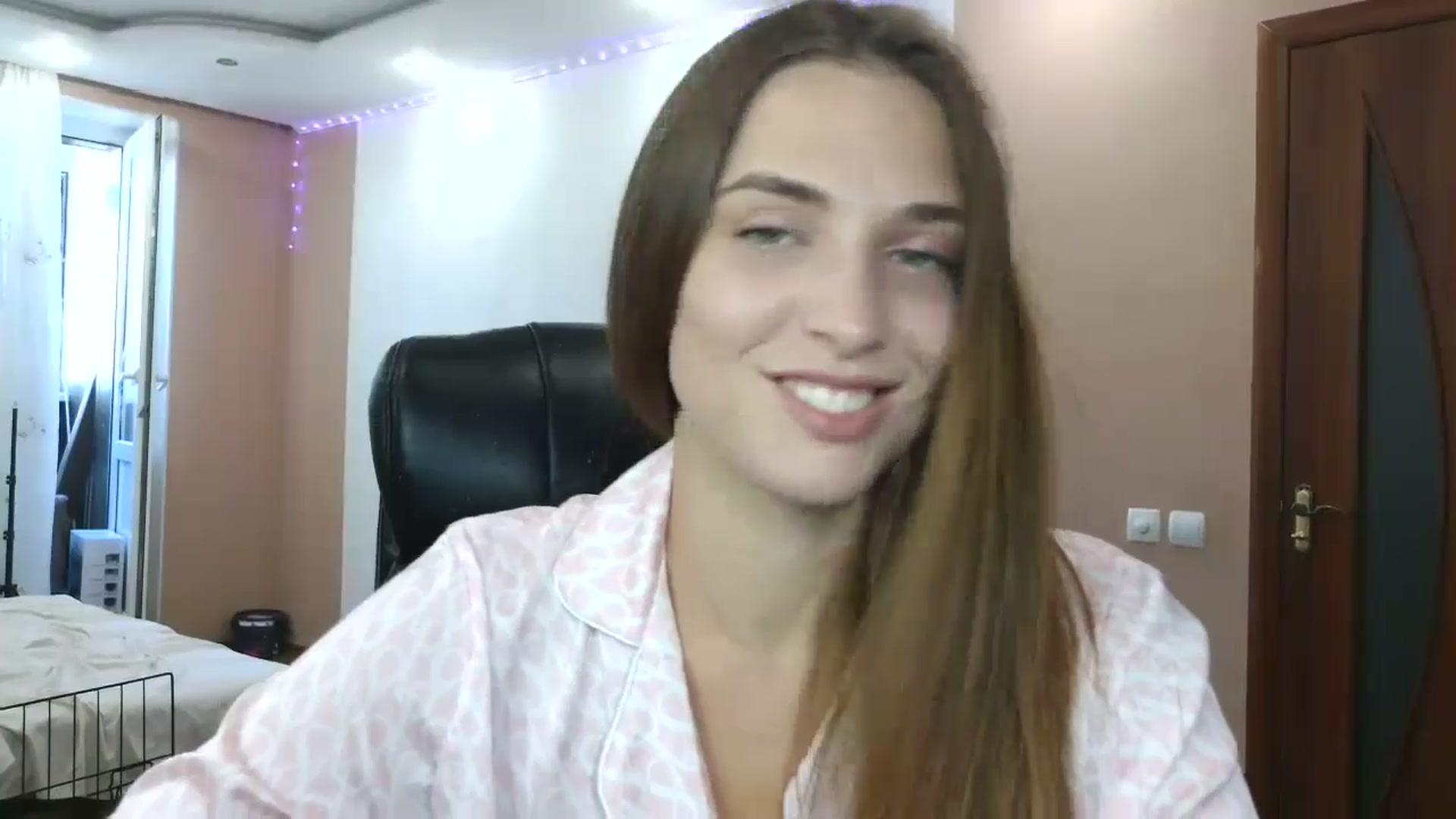 Gallery image thumbnail from HaleyReed's myfreecams stream on, 08/28/2025, 10:29 image 8 of 20