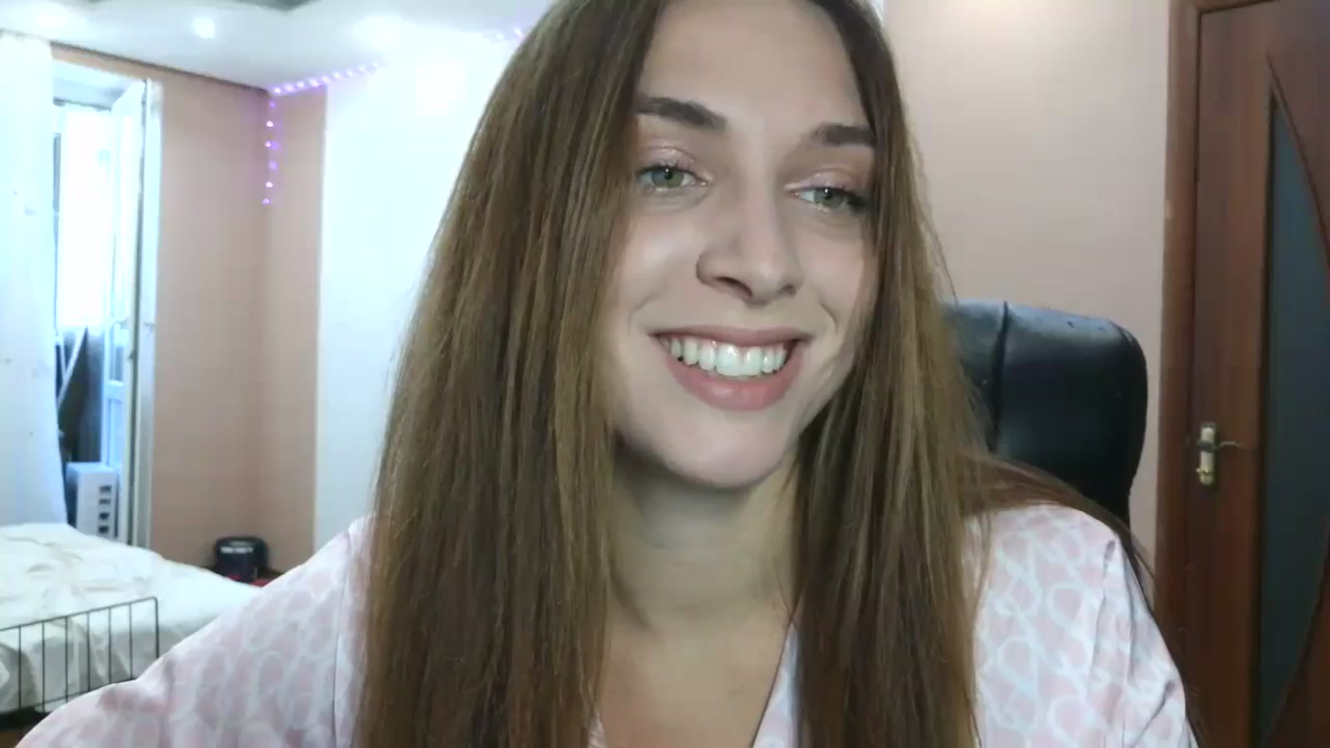 Gallery image thumbnail from HaleyReed's myfreecams stream on, 08/28/2025, 10:29 image 6 of 20