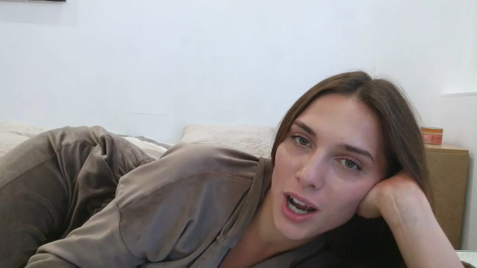 Gallery image thumbnail from HaleyReed's myfreecams stream on, 08/28/2025, 13:51 image 10 of 20