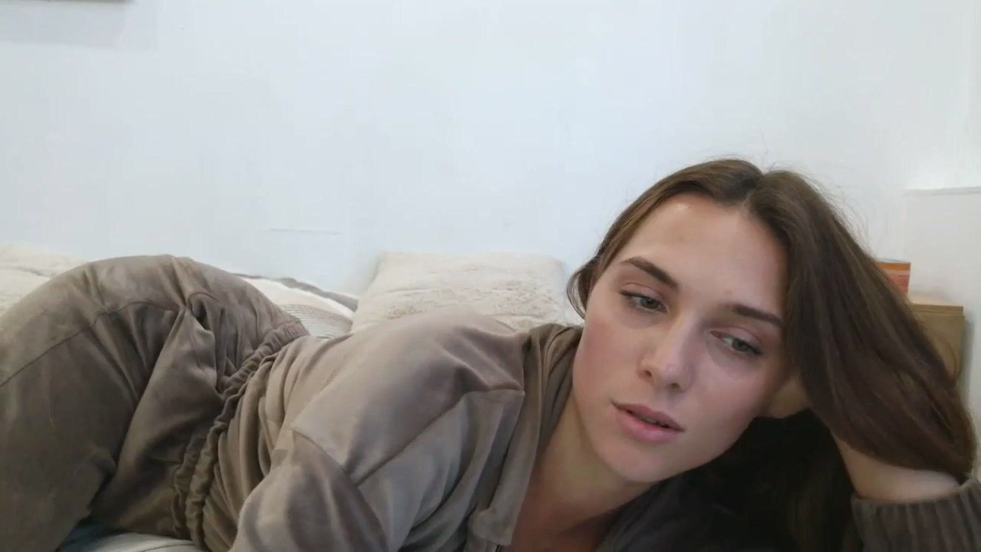 Gallery image thumbnail from HaleyReed's myfreecams stream on, 08/28/2025, 13:51 image 5 of 20