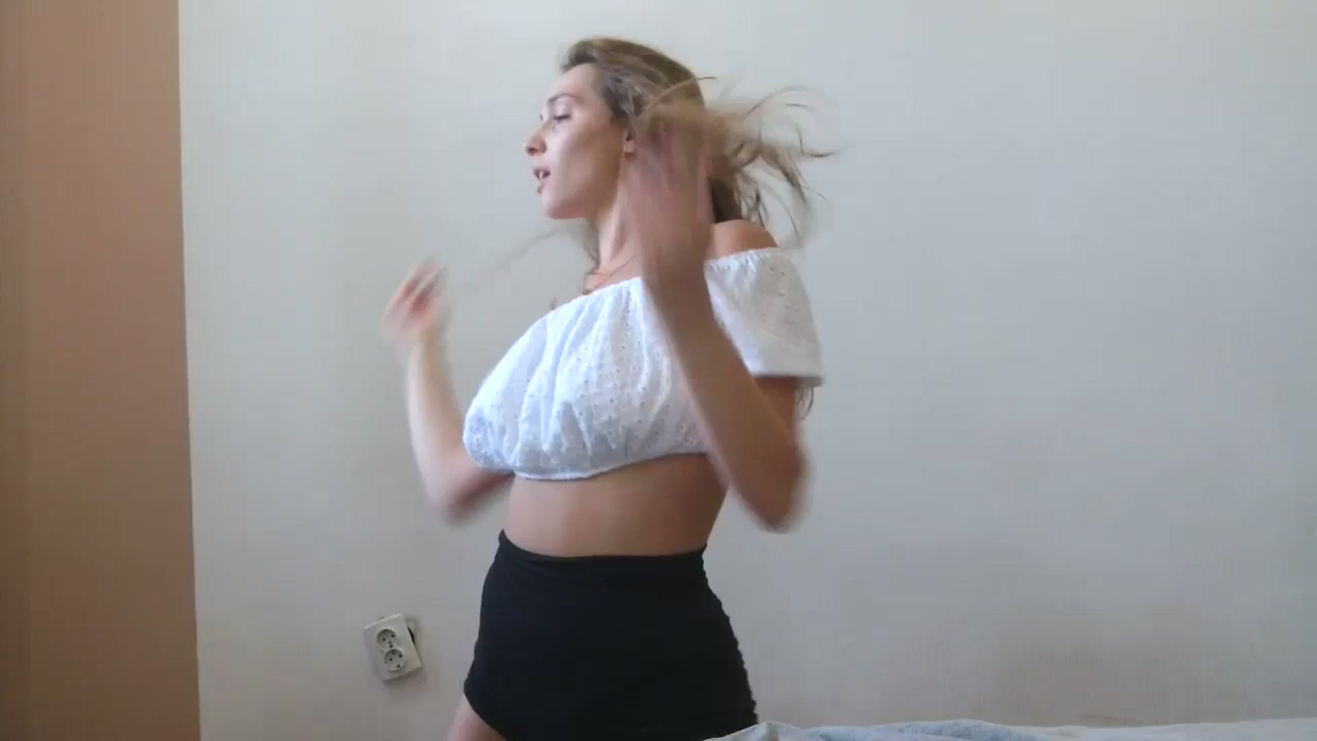 Gallery image thumbnail from HaleyReed's myfreecams stream on, 09/07/2025, 11:38 image 18 of 20