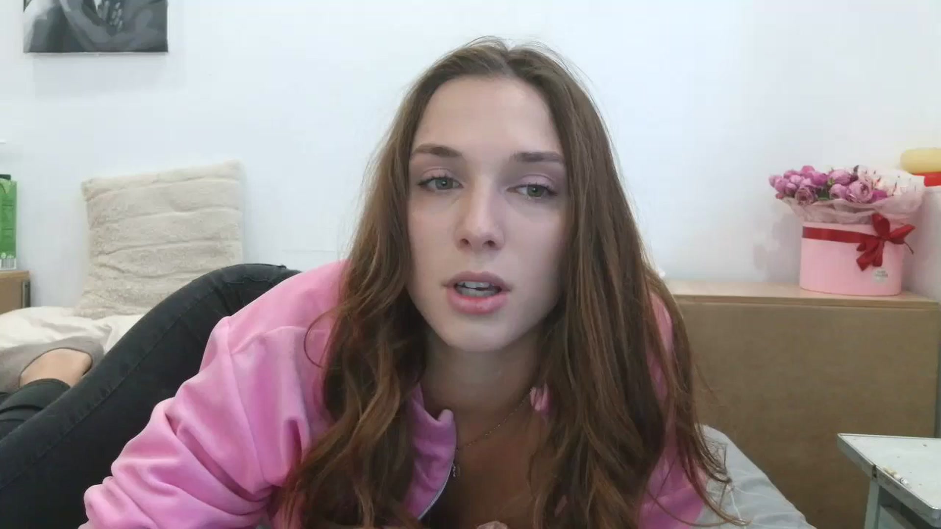 Gallery image thumbnail from HaleyReed's myfreecams stream on, 09/17/2025, 11:56 image 1 of 20