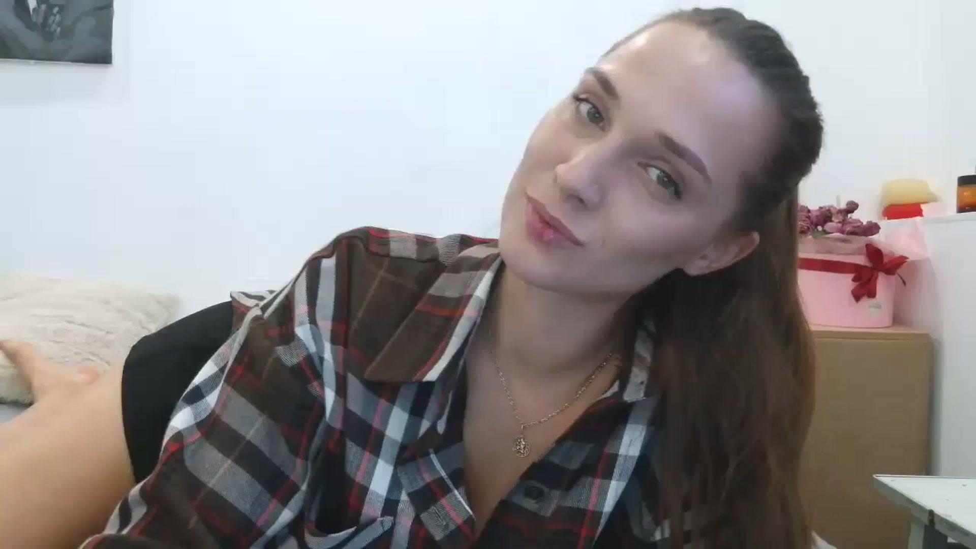 Gallery image thumbnail from HaleyReed's myfreecams stream on, 09/22/2025, 11:42 image 1 of 20