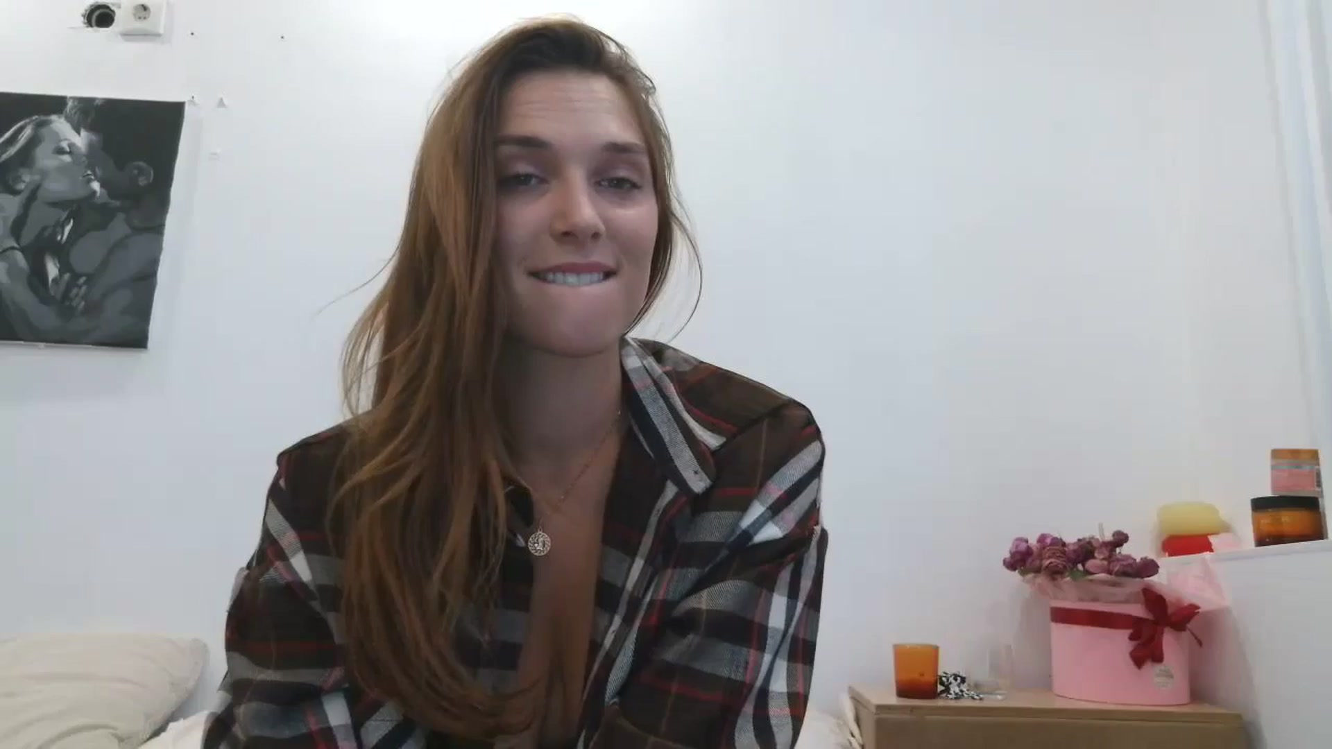 Gallery image thumbnail from HaleyReed's myfreecams stream on, 09/22/2025, 13:25 image 1 of 20