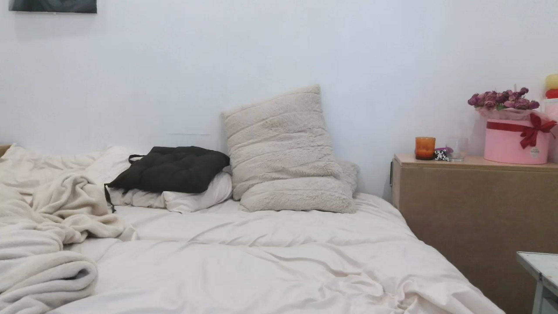 Gallery image thumbnail from HaleyReed's myfreecams stream on, 09/25/2025, 14:15 image 17 of 20