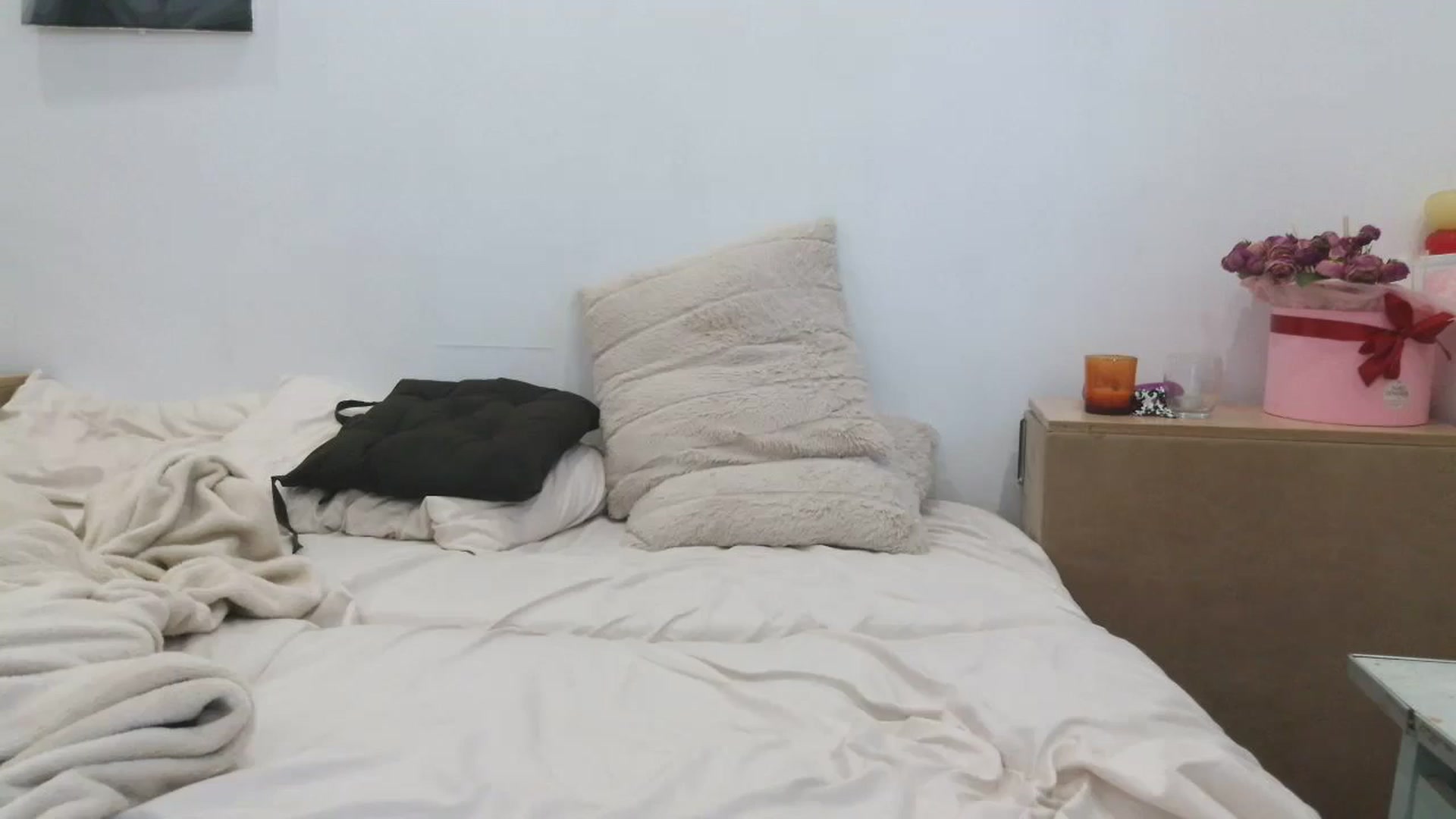 Gallery image thumbnail from HaleyReed's myfreecams stream on, 09/25/2025, 14:15 image 15 of 20