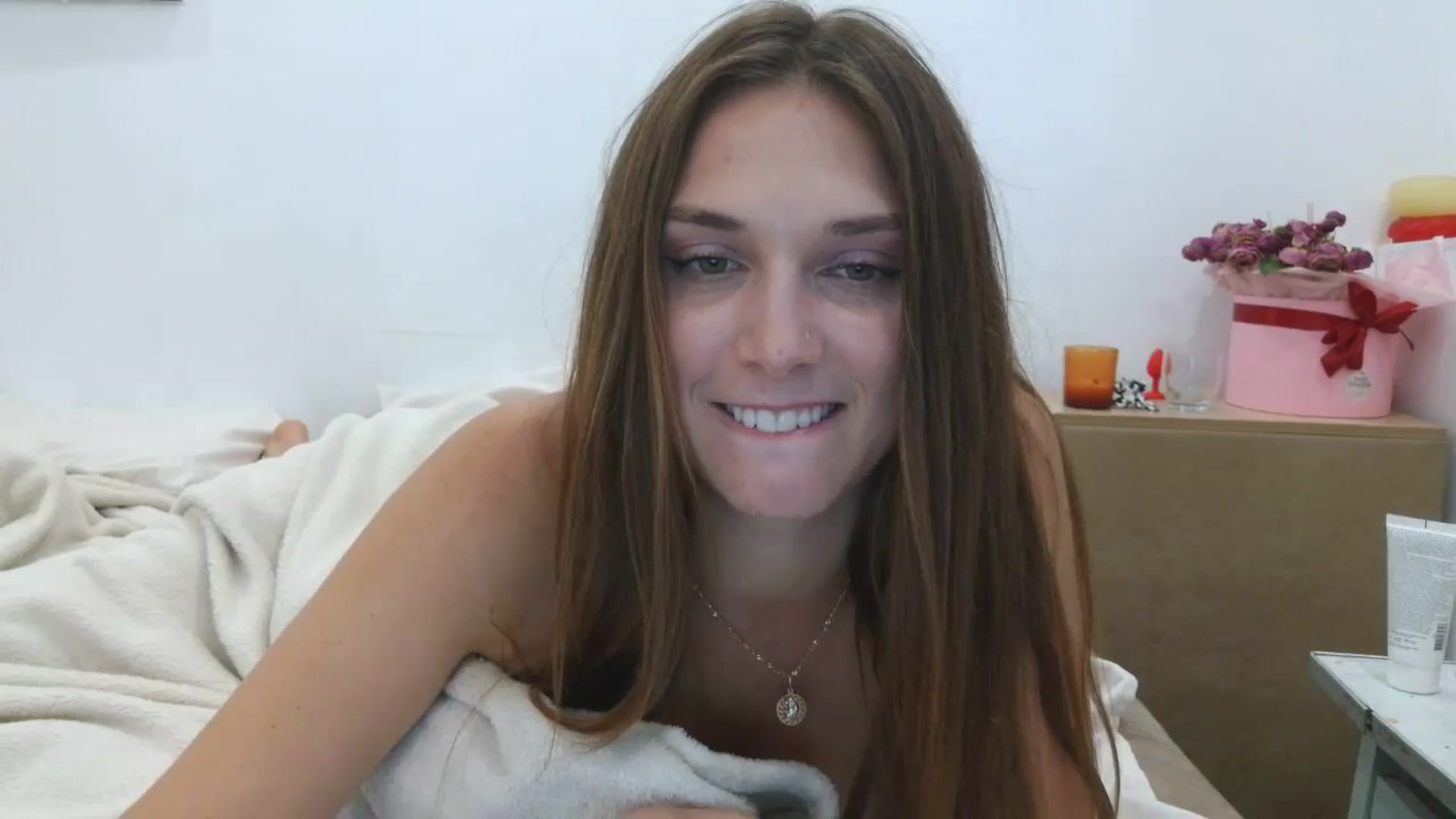 Gallery image thumbnail from HaleyReed's myfreecams stream on, 09/26/2025, 14:54 image 5 of 20