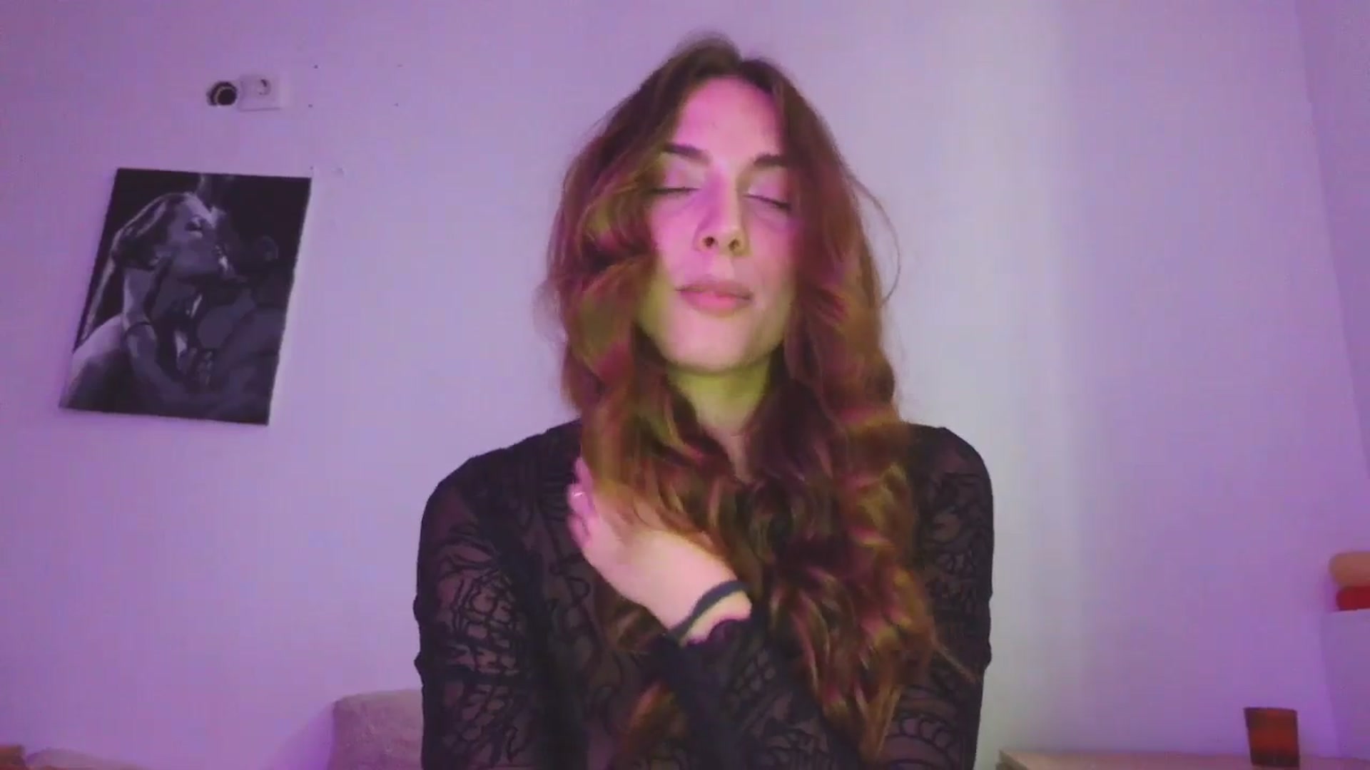 Gallery image thumbnail from HaleyReed's myfreecams stream on, 10/28/2025, 11:36 image 13 of 20
