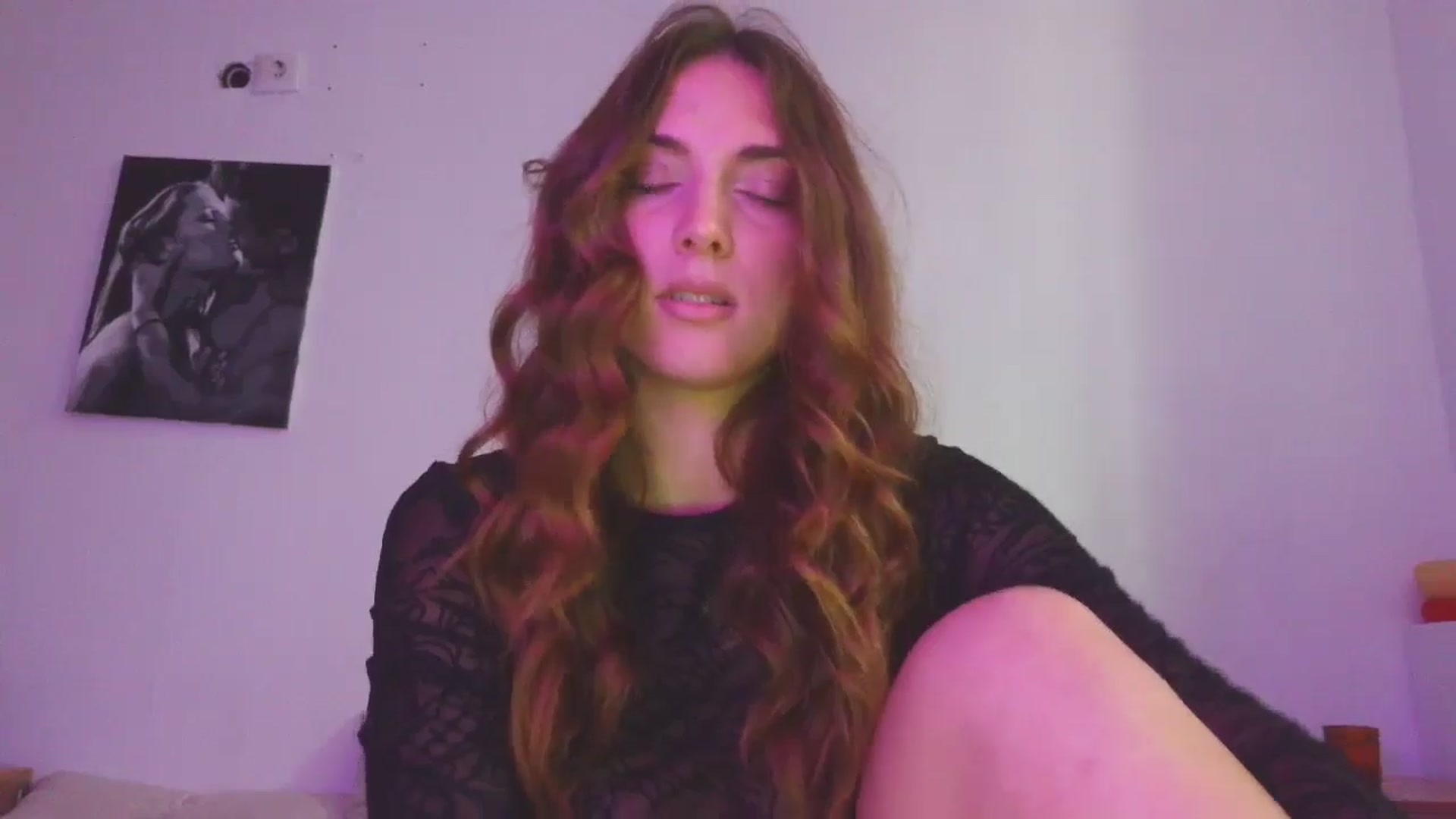 Gallery image thumbnail from HaleyReed's myfreecams stream on, 10/28/2025, 13:07 image 3 of 20