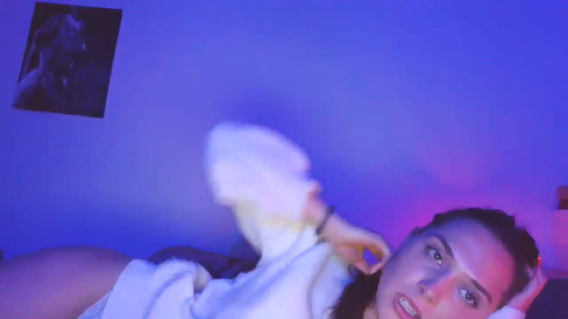 Gallery image thumbnail from HaleyReed's myfreecams stream on, 10/30/2025, 16:43 image 19 of 20