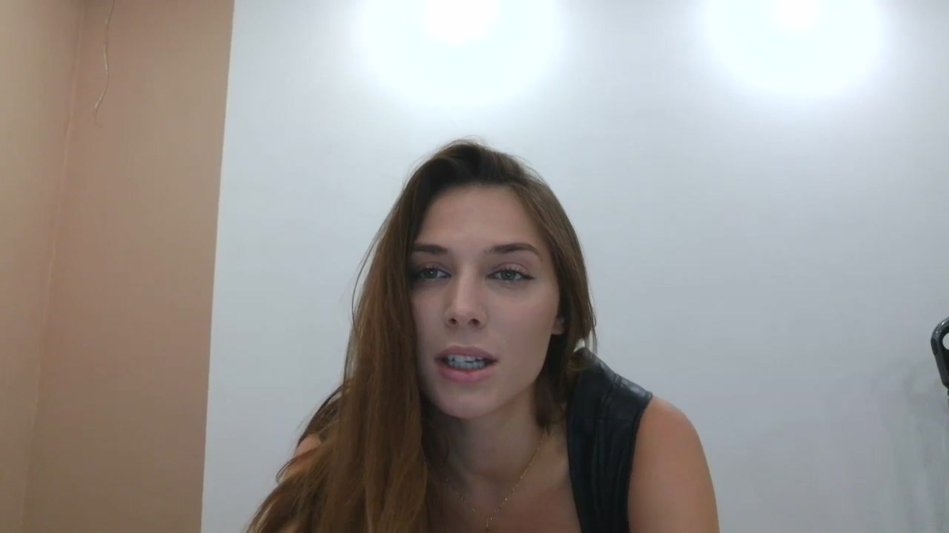 Gallery image thumbnail from HaleyReed's myfreecams stream on, 10/31/2025, 13:37 image 4 of 20