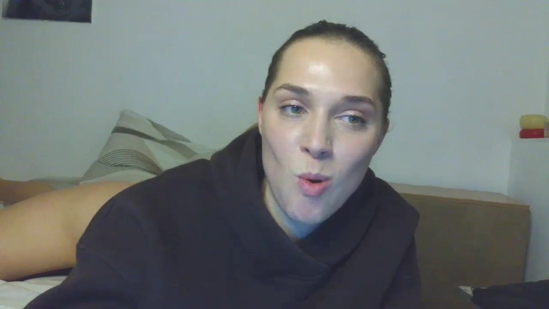 Gallery image thumbnail from HaleyReed's myfreecams stream on, 11/10/2025, 18:25 image 4 of 20