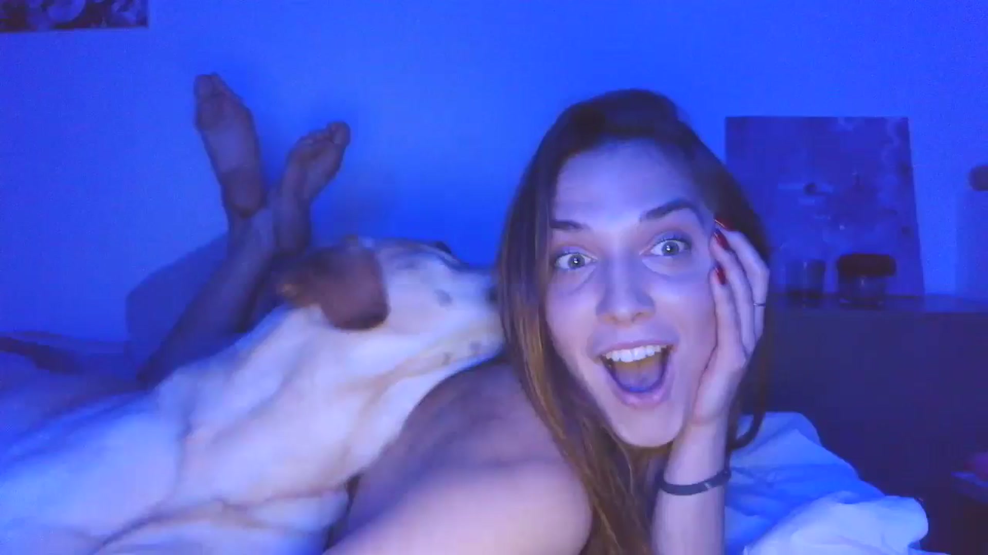 Gallery image thumbnail from HaleyReed's myfreecams stream on, 11/19/2025, 16:35 image 15 of 20