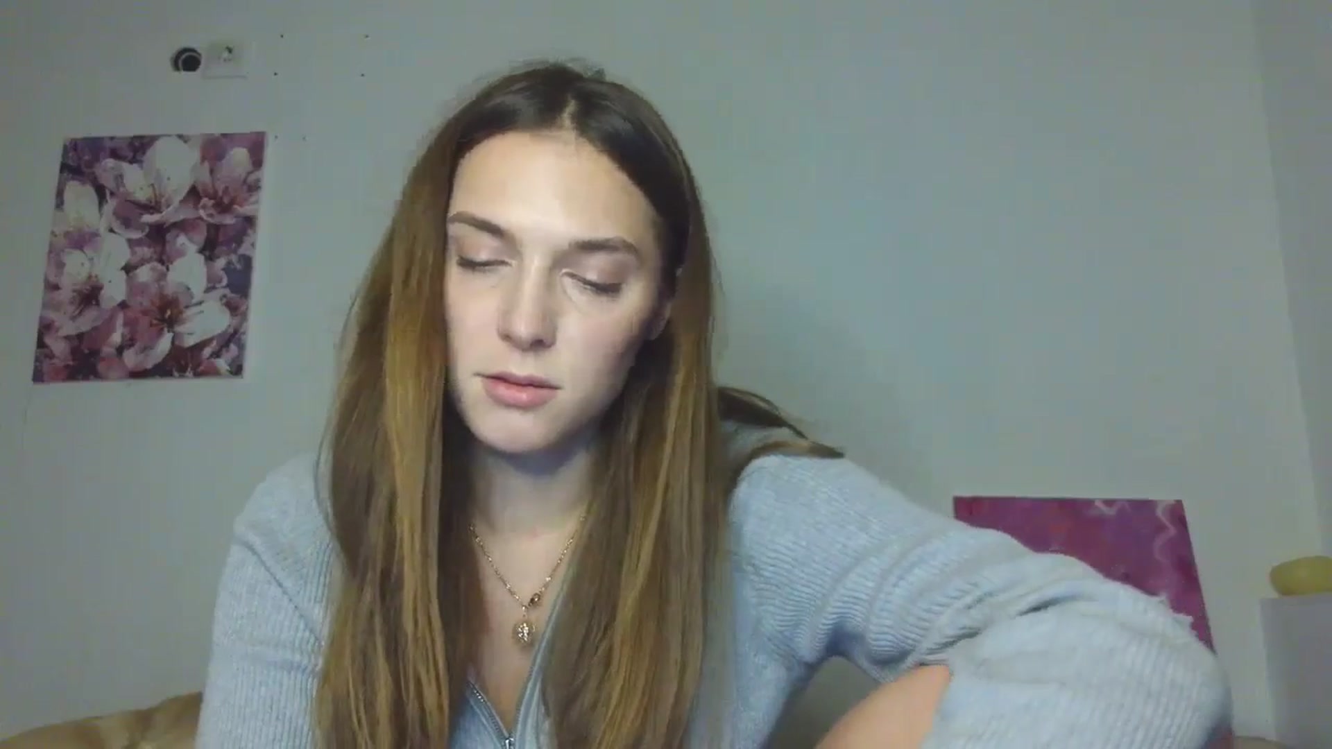 Gallery image thumbnail from HaleyReed's myfreecams stream on, 11/19/2025, 18:47 image 3 of 20