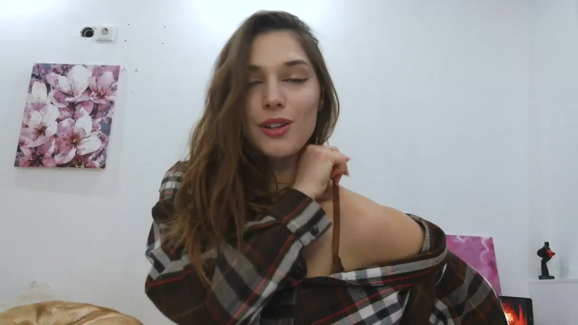 Gallery image thumbnail from HaleyReed's myfreecams stream on, 12/14/2025, 14:02 image 13 of 20