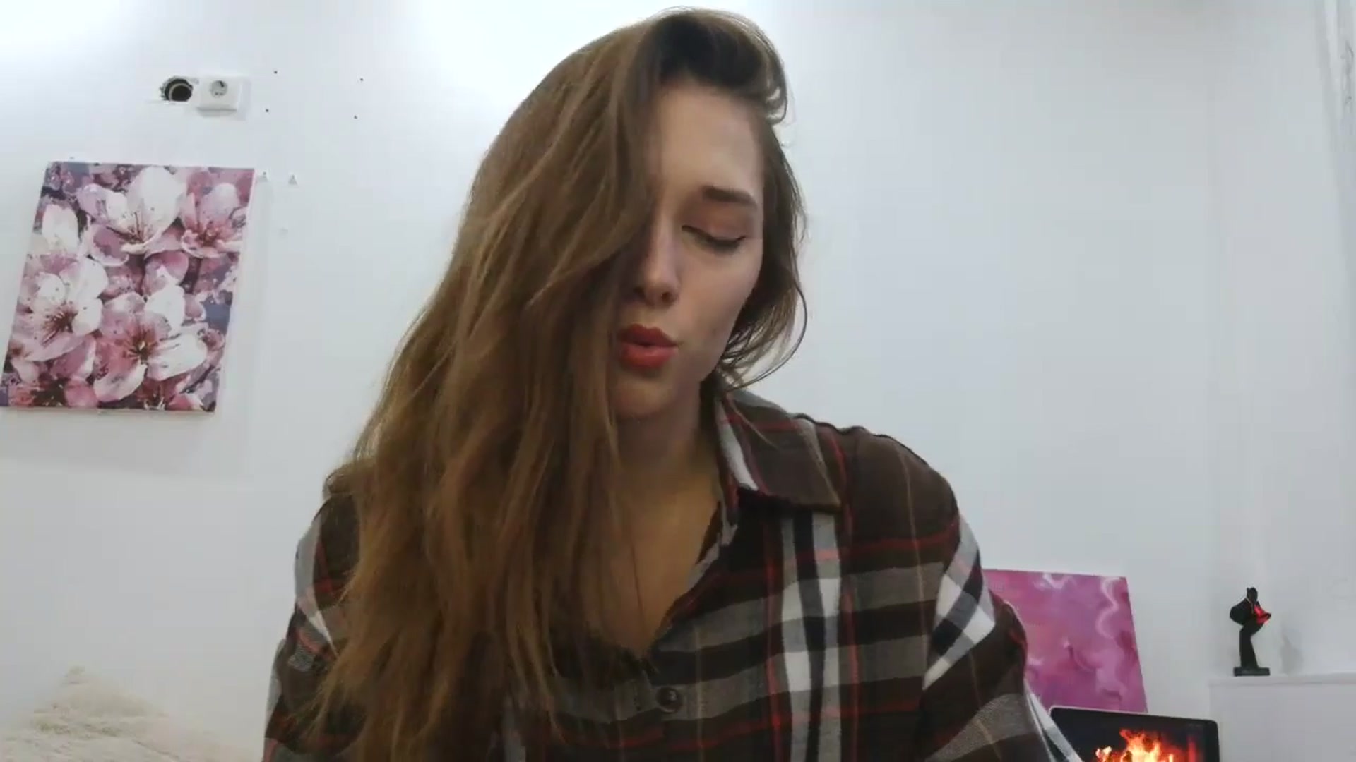 Gallery image thumbnail from HaleyReed's myfreecams stream on, 12/14/2025, 14:02 image 3 of 20