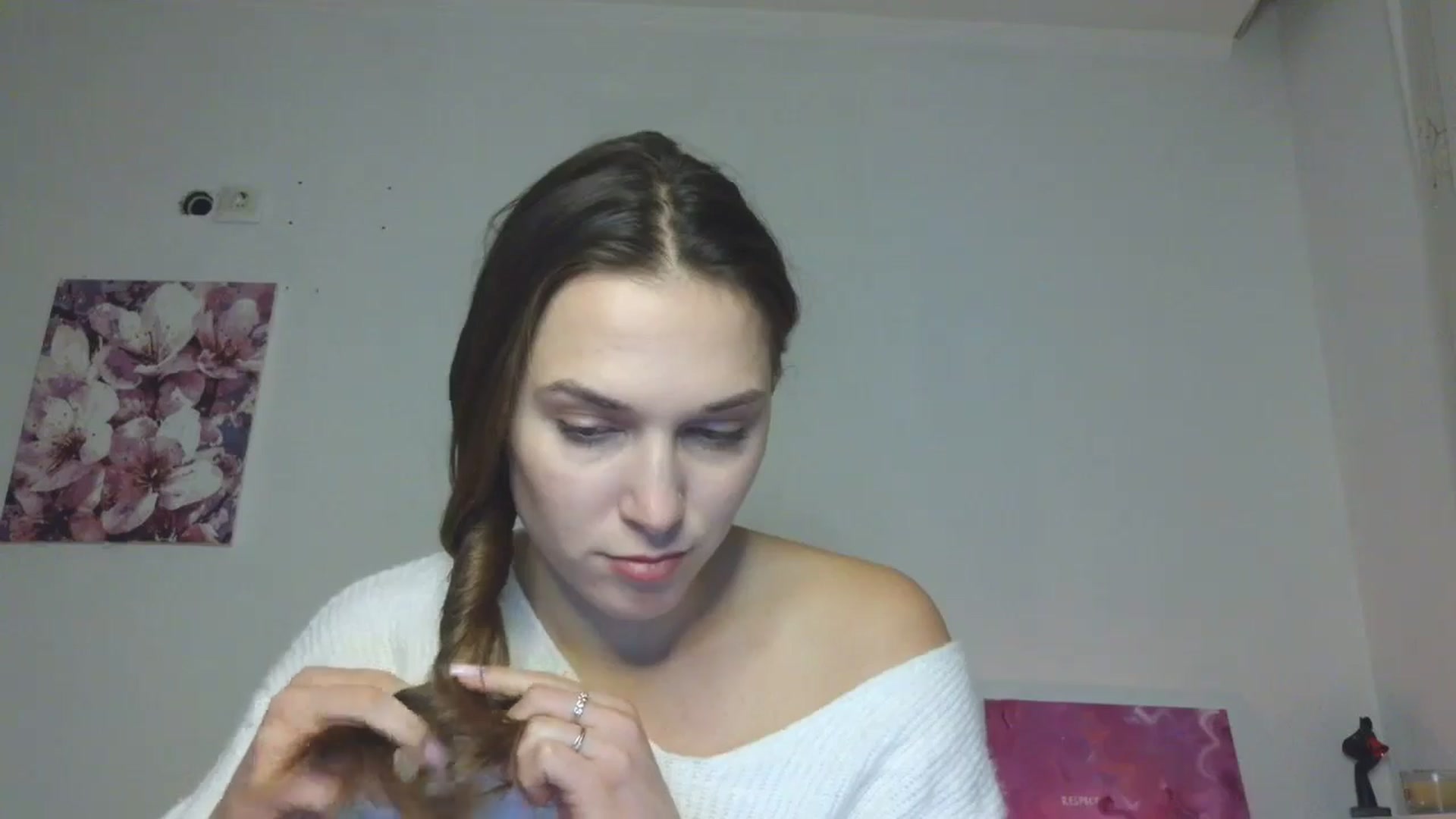 Gallery image thumbnail from HaleyReed's myfreecams stream on, 12/15/2025, 17:37 image 14 of 20