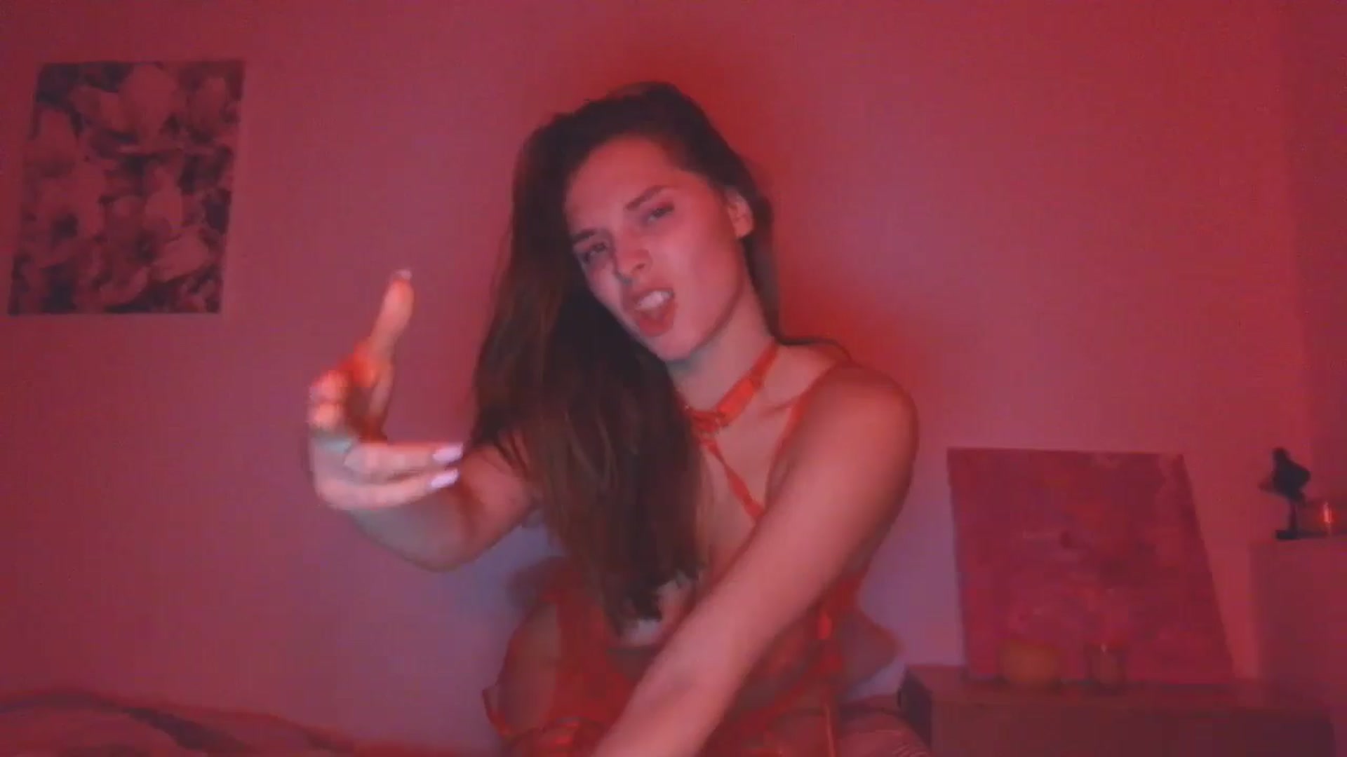 Gallery image thumbnail from HaleyReed's myfreecams stream on, 12/17/2025, 18:04 image 16 of 20