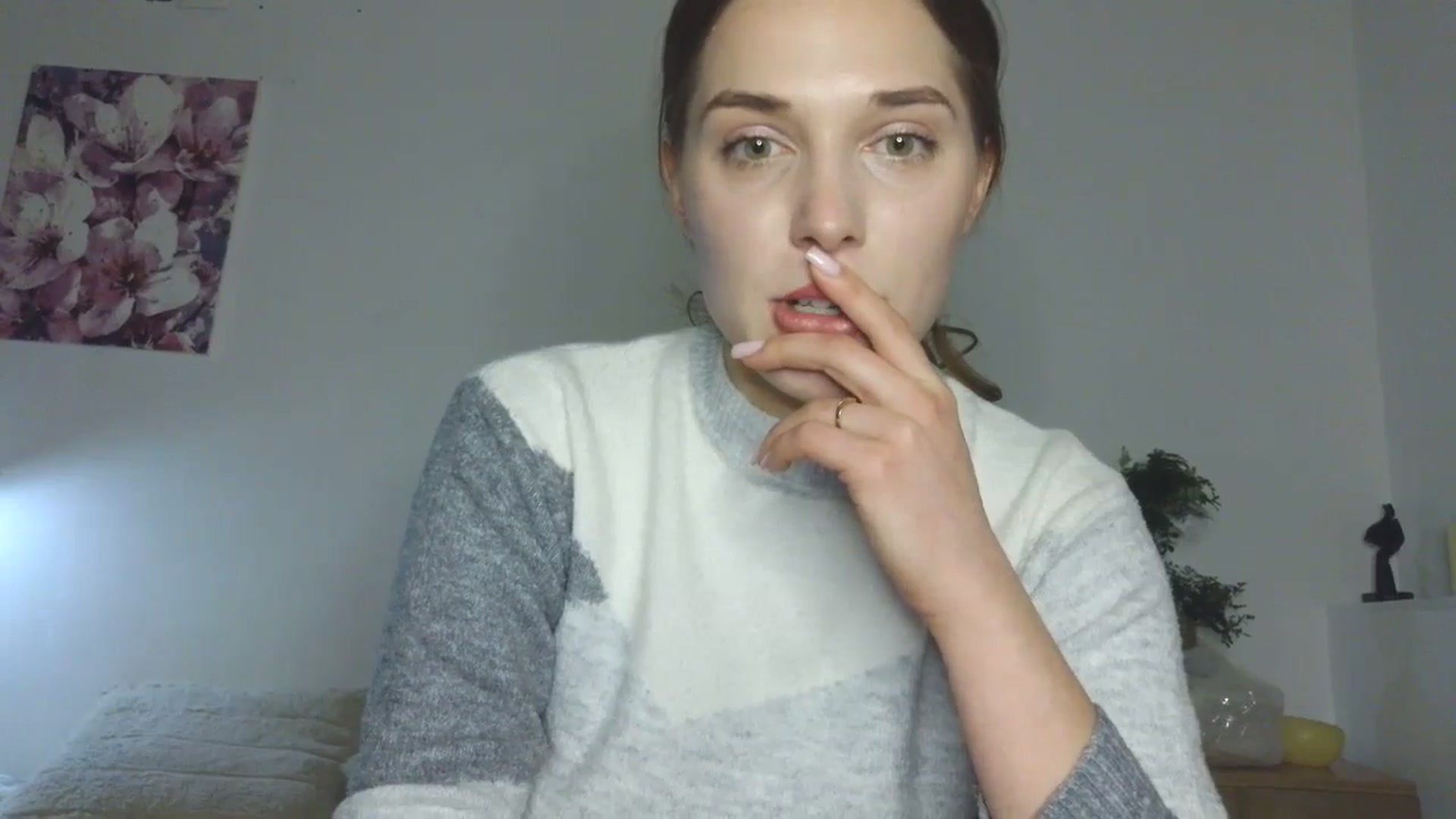 Gallery image thumbnail from HaleyReed's myfreecams stream on, 12/19/2025, 14:58 image 16 of 20