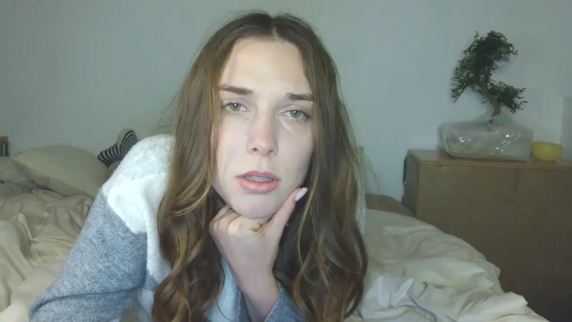 Gallery image thumbnail from HaleyReed's myfreecams stream on, 12/19/2025, 16:28 image 3 of 20