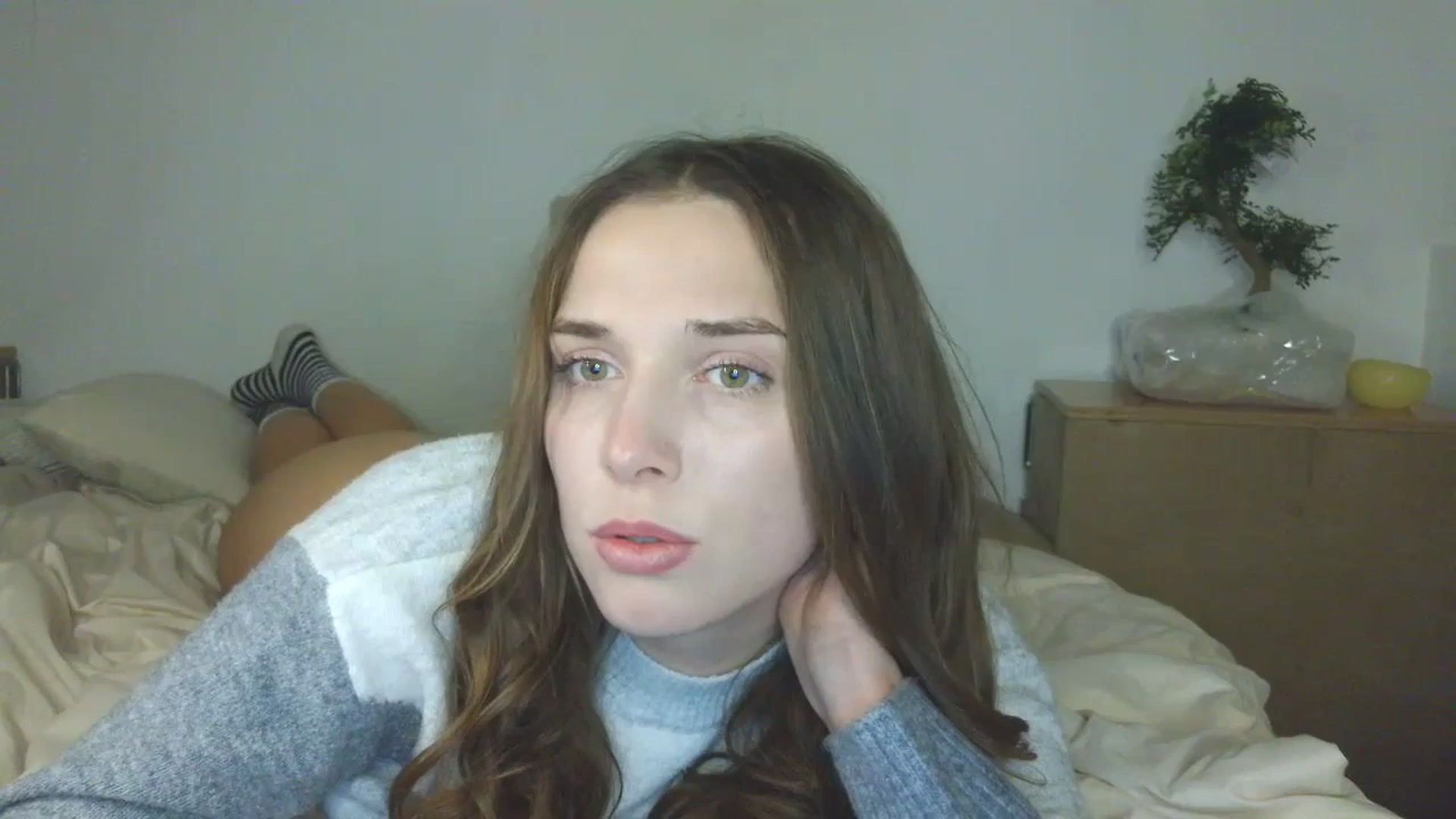 Gallery image thumbnail from HaleyReed's myfreecams stream on, 12/19/2025, 16:28 image 1 of 20