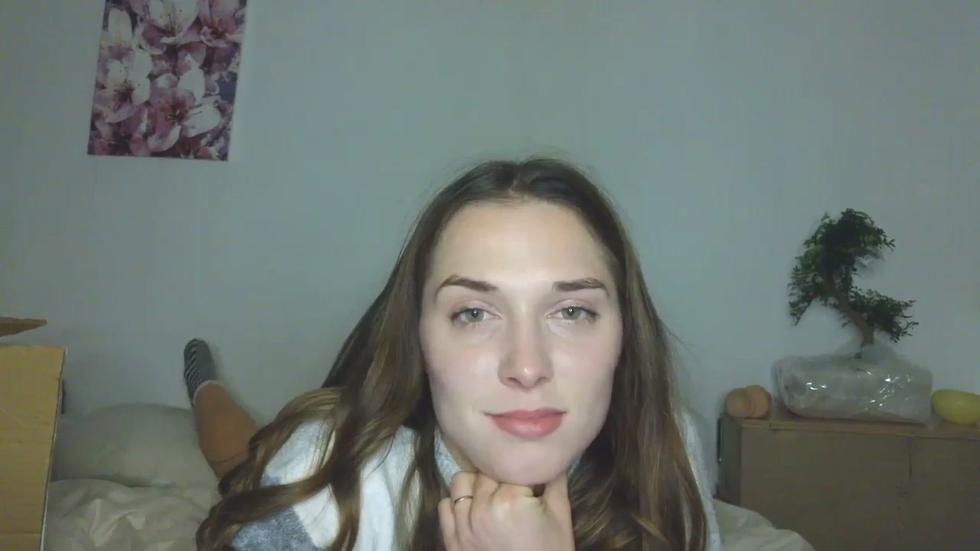 Gallery image thumbnail from HaleyReed's myfreecams stream on, 12/19/2025, 17:30 image 6 of 20