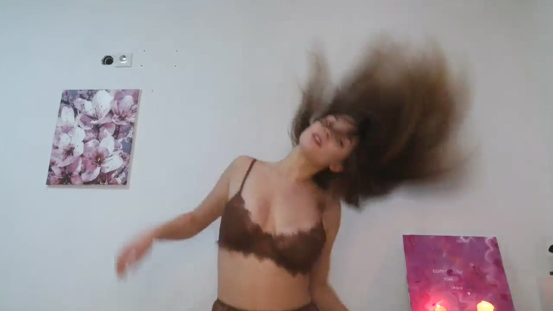 Gallery image thumbnail from HaleyReed's myfreecams stream on, 12/20/2025, 12:57 image 17 of 20