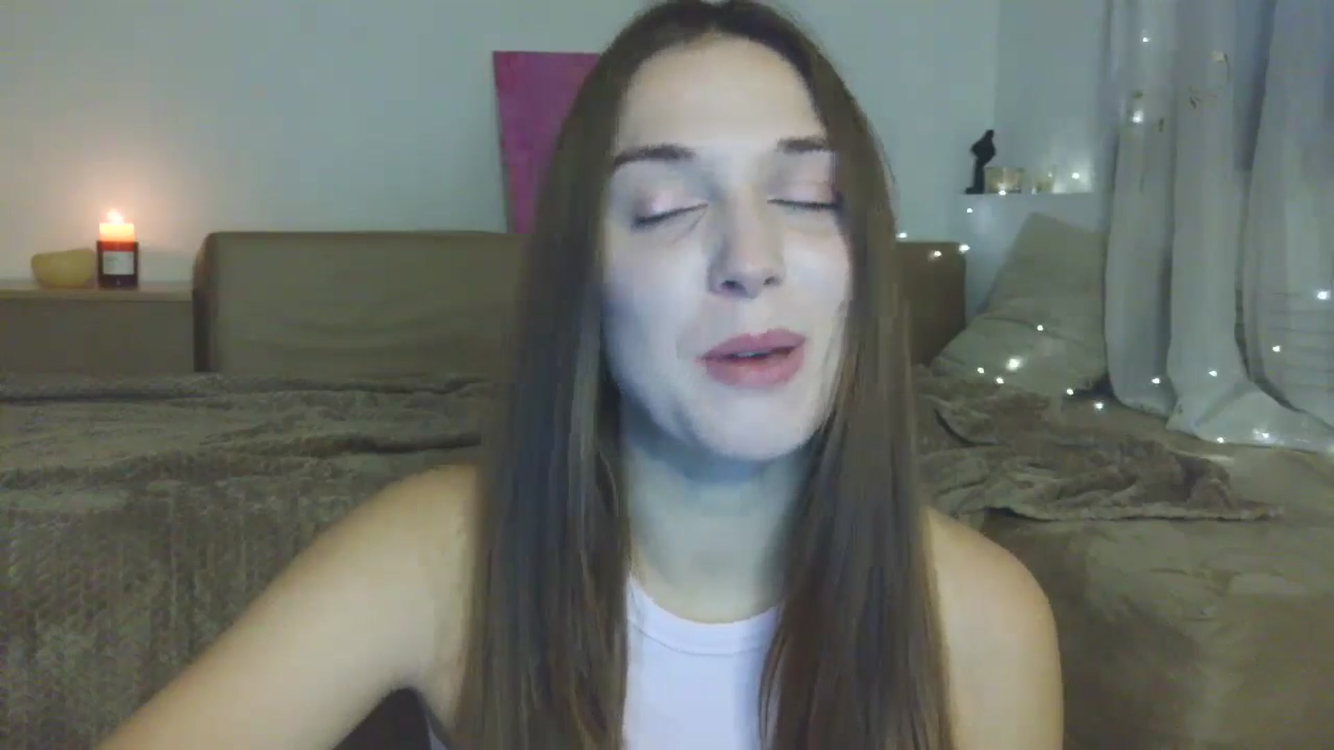 Gallery image thumbnail from HaleyReed's myfreecams stream on, 12/22/2025, 13:58 image 6 of 20
