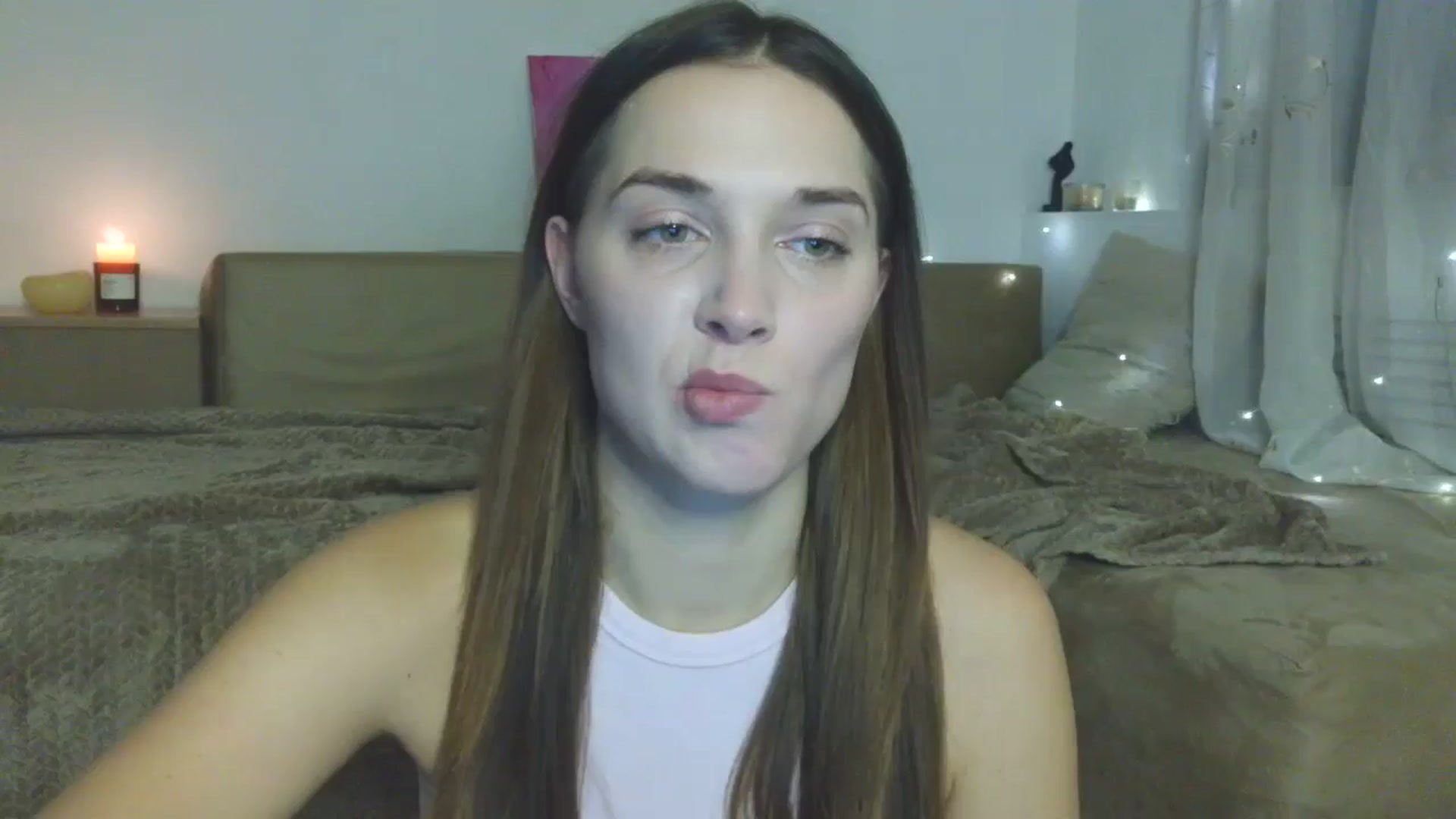 Gallery image thumbnail from HaleyReed's myfreecams stream on, 12/22/2025, 13:58 image 16 of 20