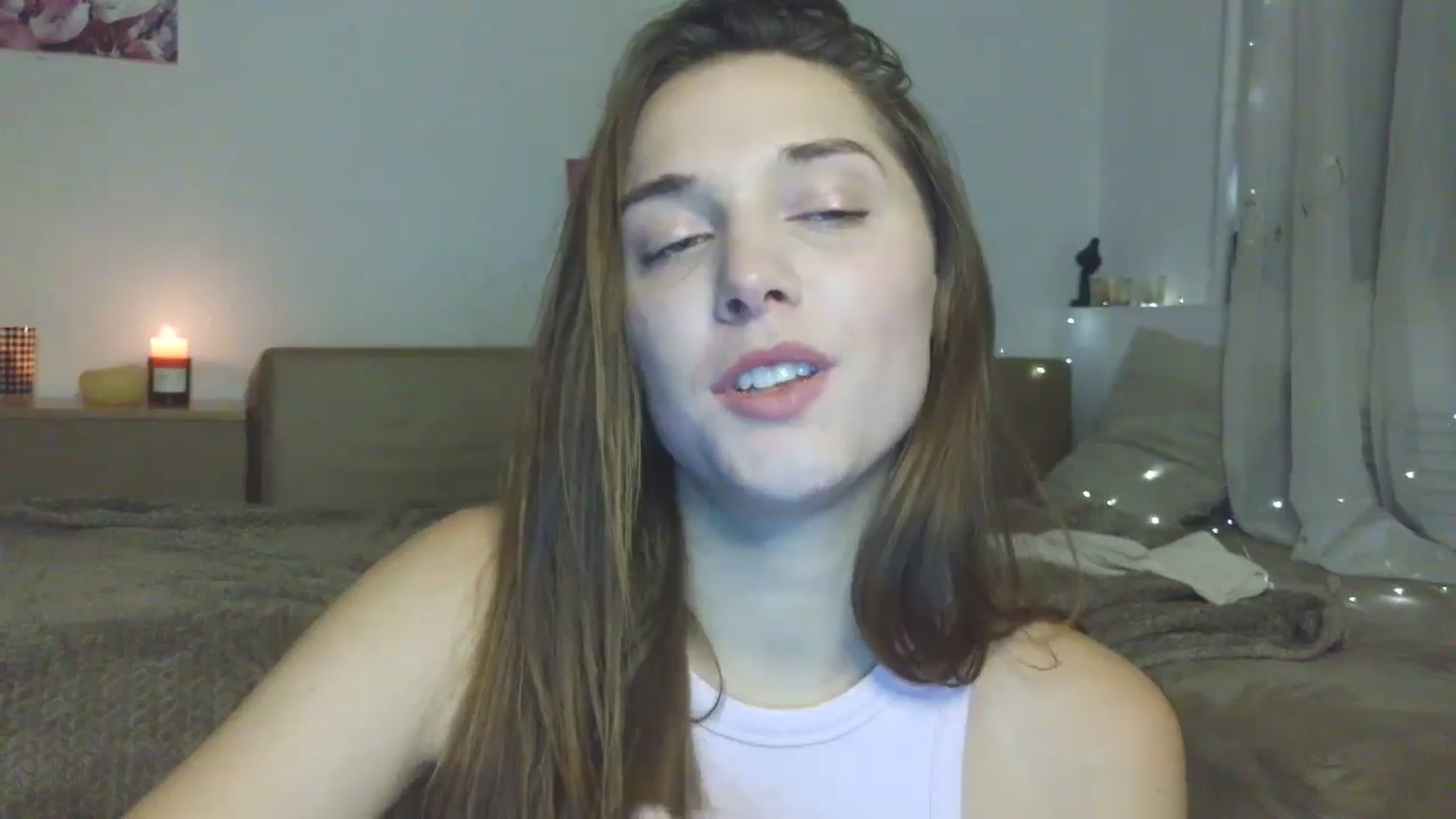 Gallery image thumbnail from HaleyReed's myfreecams stream on, 12/22/2025, 14:17 image 19 of 20