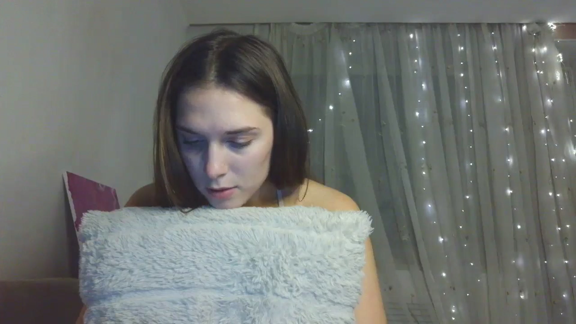 Gallery image thumbnail from HaleyReed's myfreecams stream on, 12/22/2025, 16:30 image 14 of 20