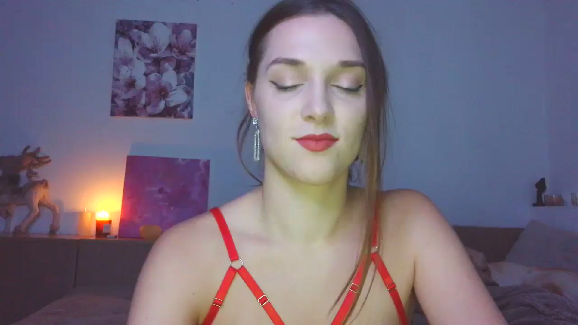 Gallery image thumbnail from HaleyReed's myfreecams stream on, 12/26/2025, 13:52 image 1 of 20
