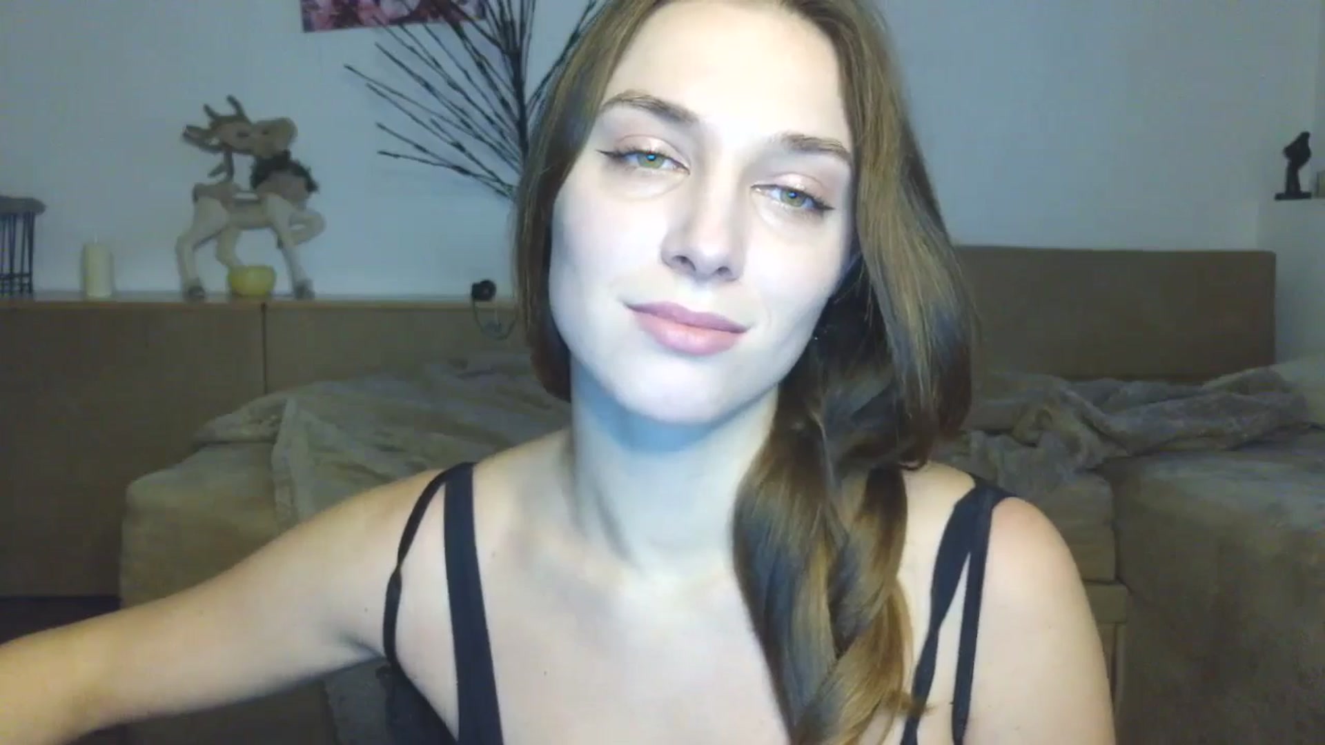 Gallery image thumbnail from HaleyReed's myfreecams stream on, 01/09/2026, 13:46 image 15 of 20
