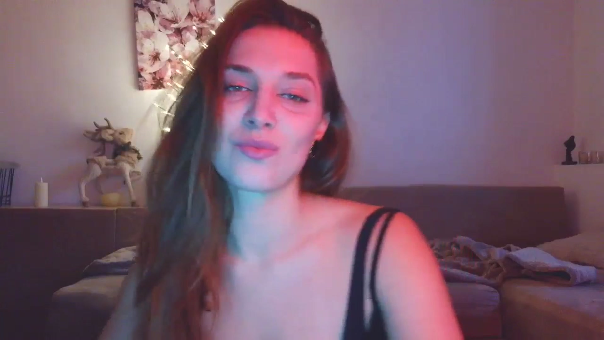 Gallery image thumbnail from HaleyReed's myfreecams stream on, 01/09/2026, 13:46 image 5 of 20