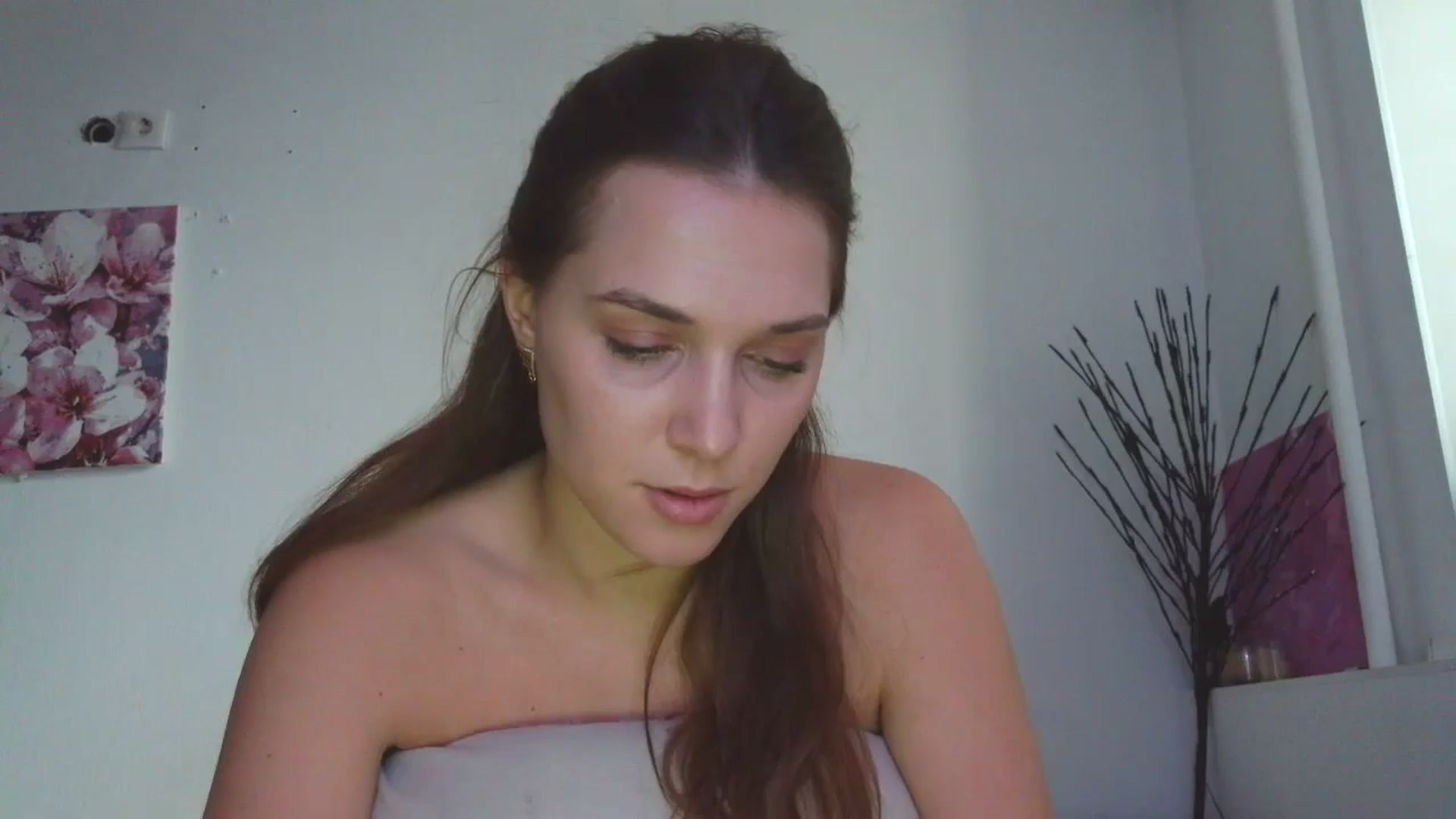Gallery image thumbnail from HaleyReed's myfreecams stream on, 01/12/2026, 12:22 image 15 of 20