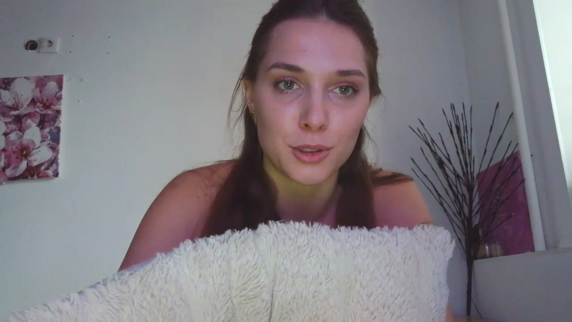 Gallery image thumbnail from HaleyReed's myfreecams stream on, 01/12/2026, 12:22 image 13 of 20