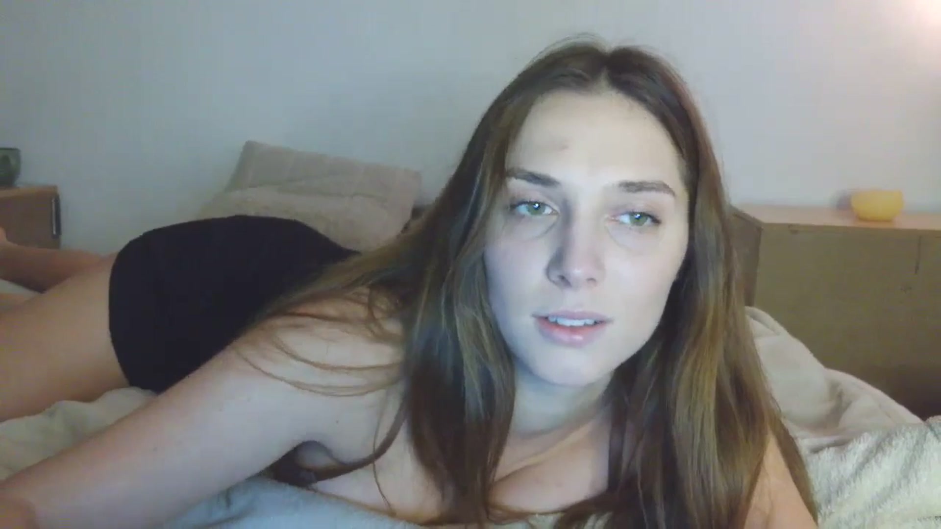Gallery image thumbnail from HaleyReed's myfreecams stream on, 01/14/2026, 13:42 image 15 of 20