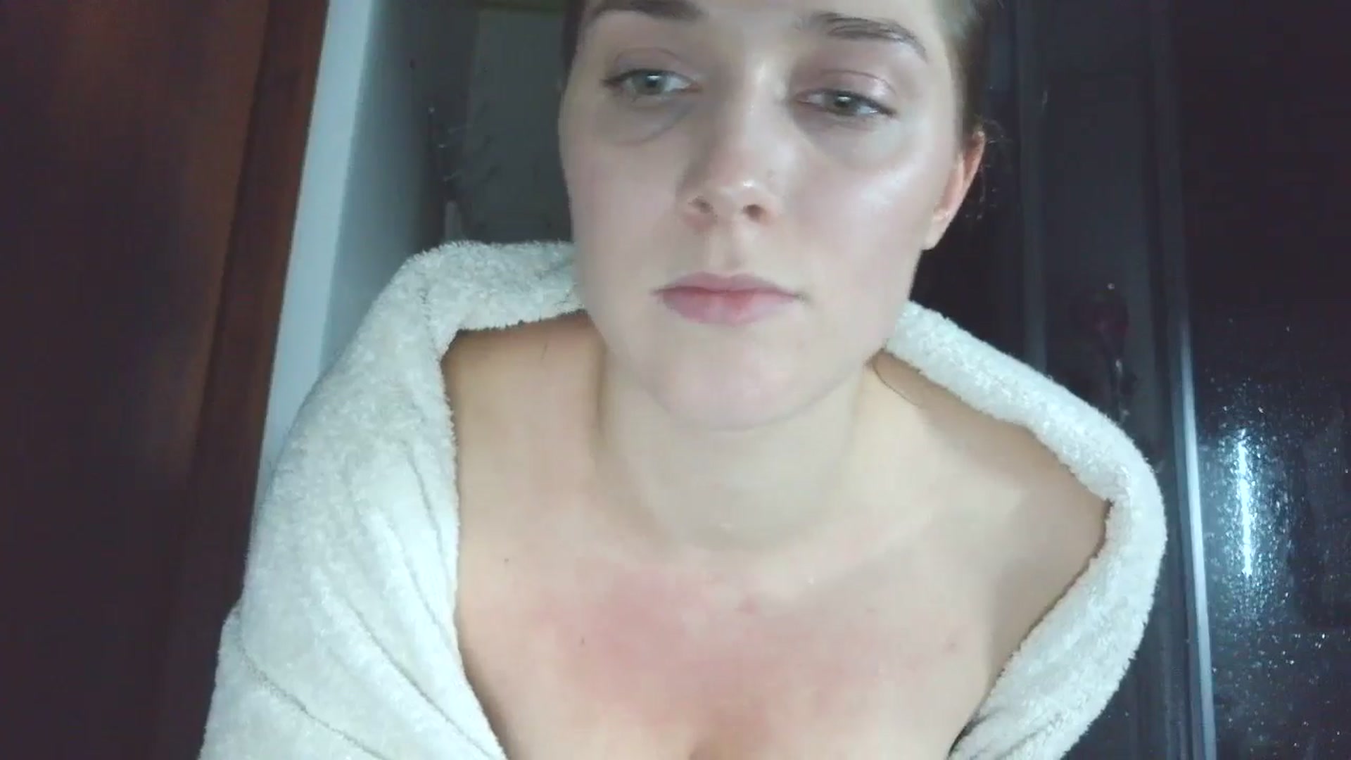 Gallery image thumbnail from HaleyReed's myfreecams stream on, 01/14/2026, 19:13 image 14 of 20