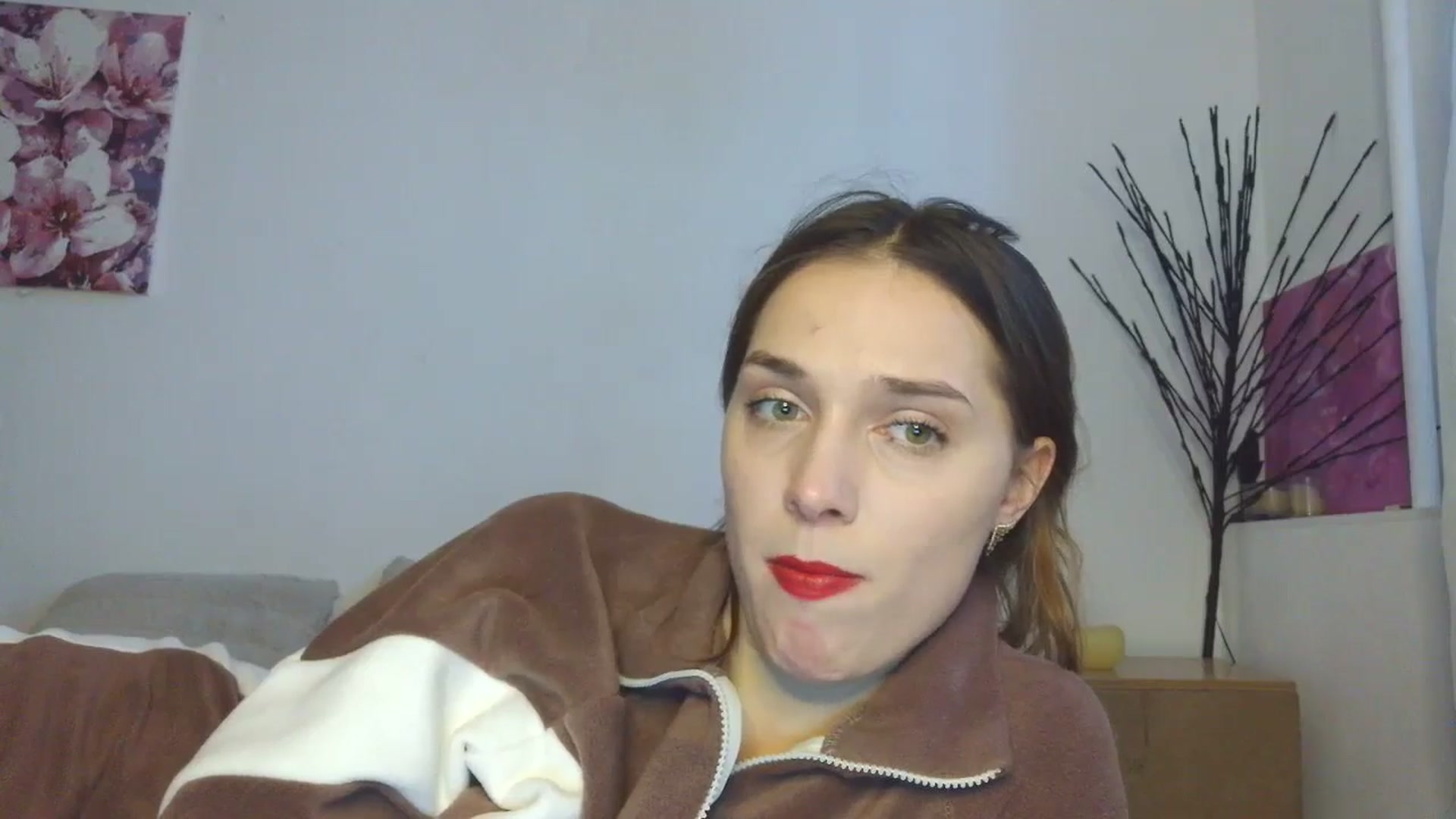 Gallery image thumbnail from HaleyReed's myfreecams stream on, 01/15/2026, 13:39 image 7 of 20